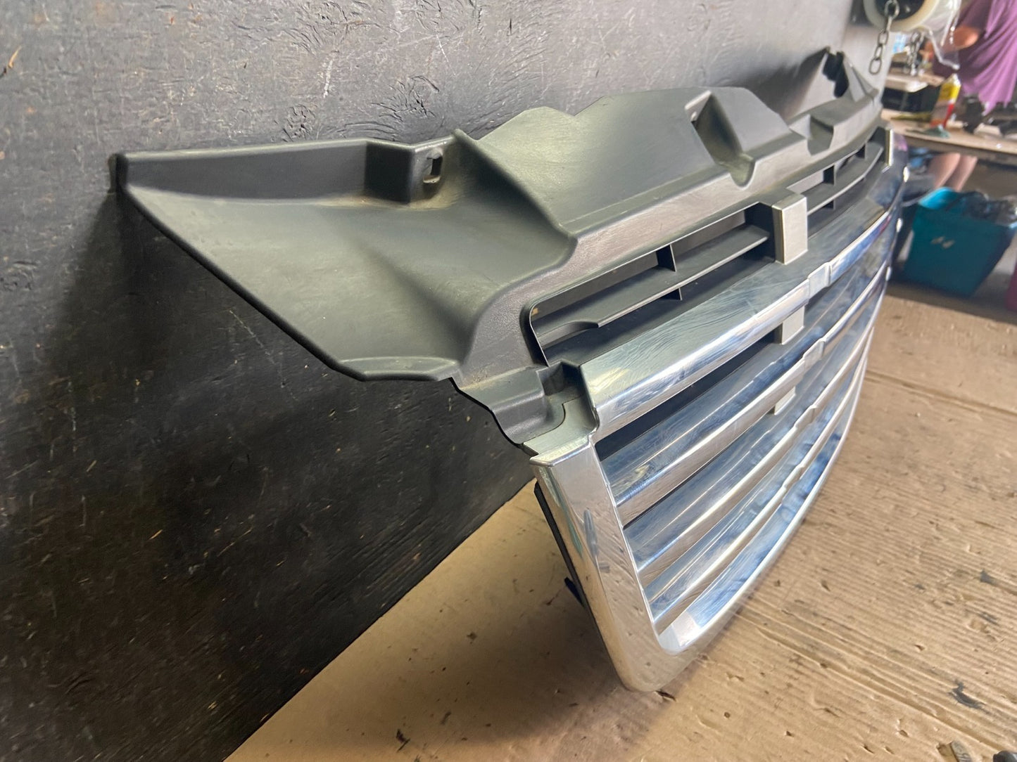 2009 to 2011 Freightliner Sprinter Front Upper Chrome Grill Grille p8626 DG2