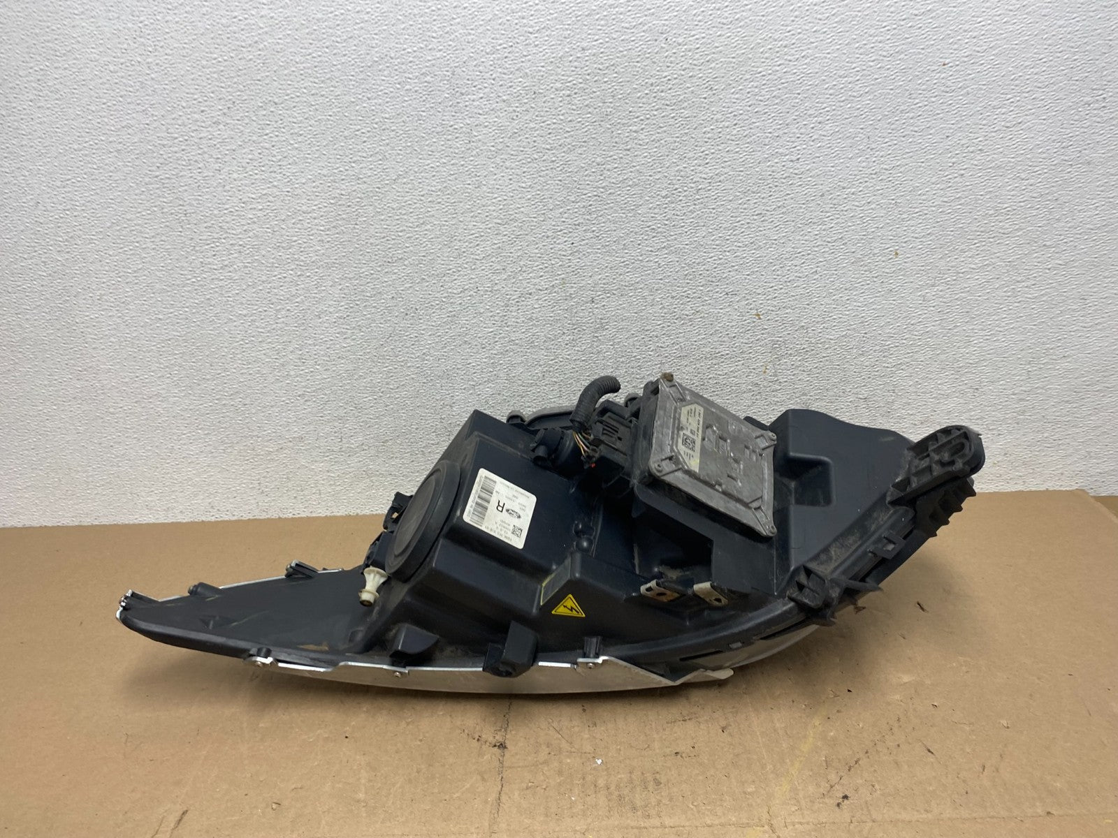 2013-2016 Lincoln Mks Right Passenger RH Xenon HID Headlight AE6863 DW8