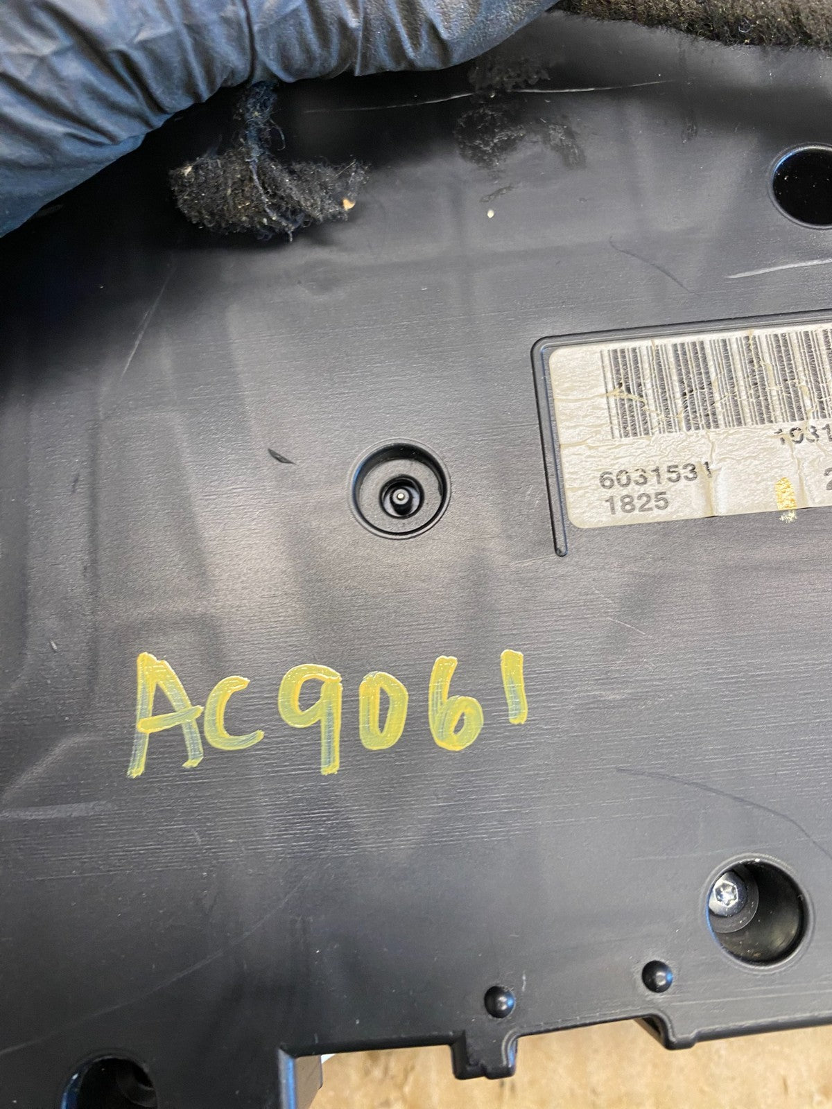 2007 to 2014 Chevrolet Silverado Sierra Cluster Gauge Speedometer ECM AC9061 DW7