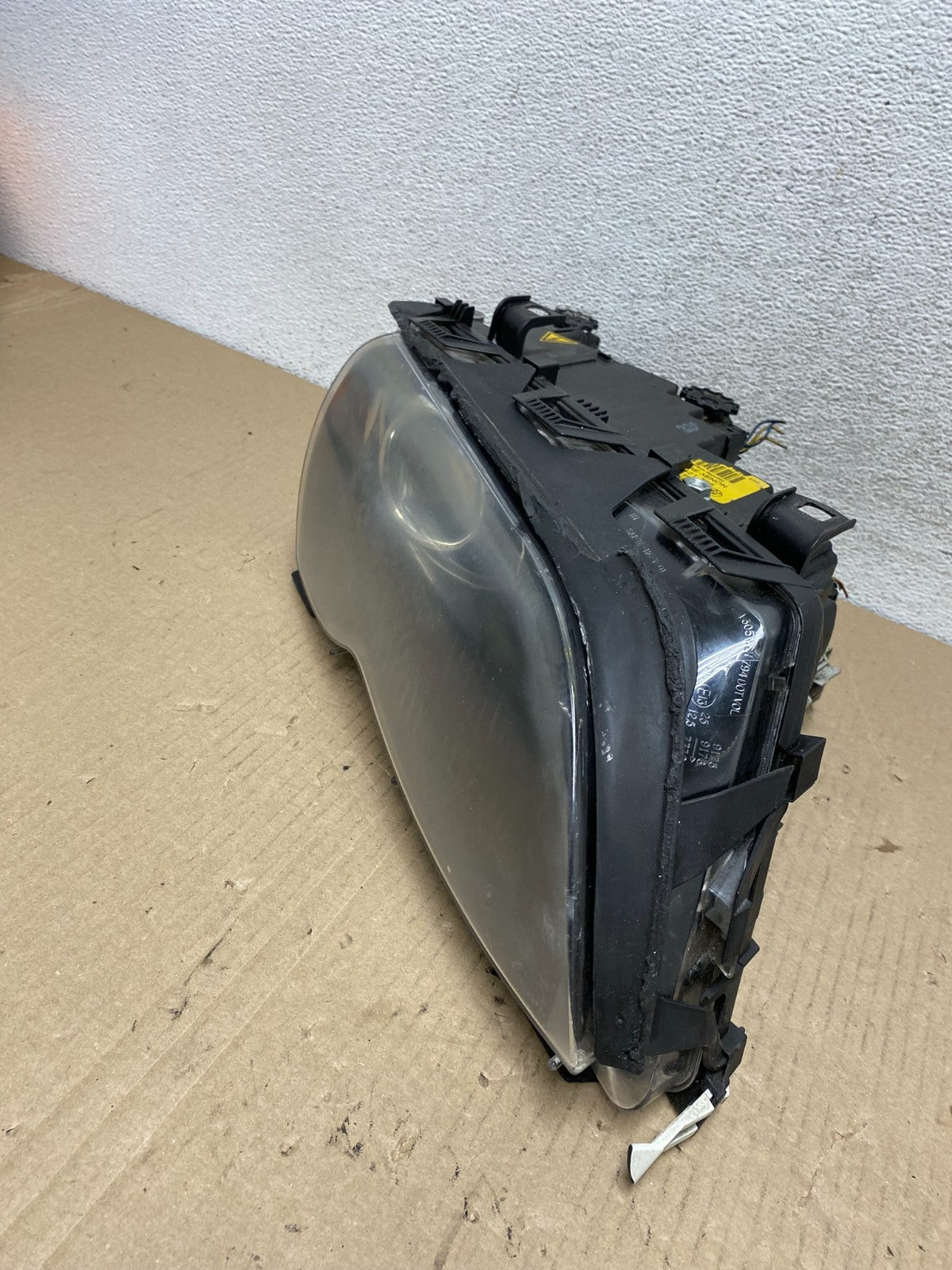 2002 - 2005 BMW 3 E46 Sedan Right Passenger RH Xenon HID Headlight AF5870 DW1