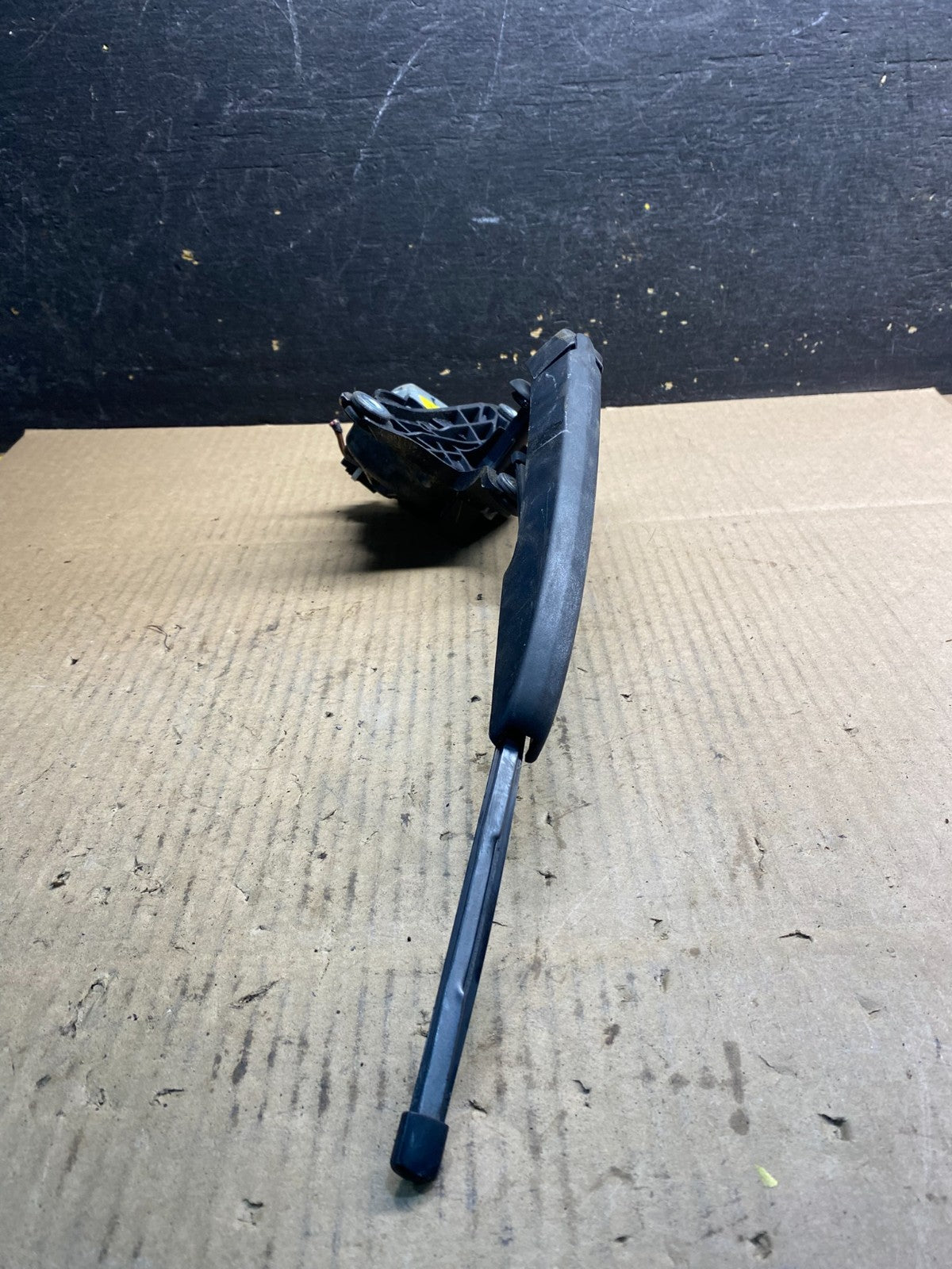2011 to 2017 BMW X3 Rear Windshield Wiper Motor OEM Z4717 DG1