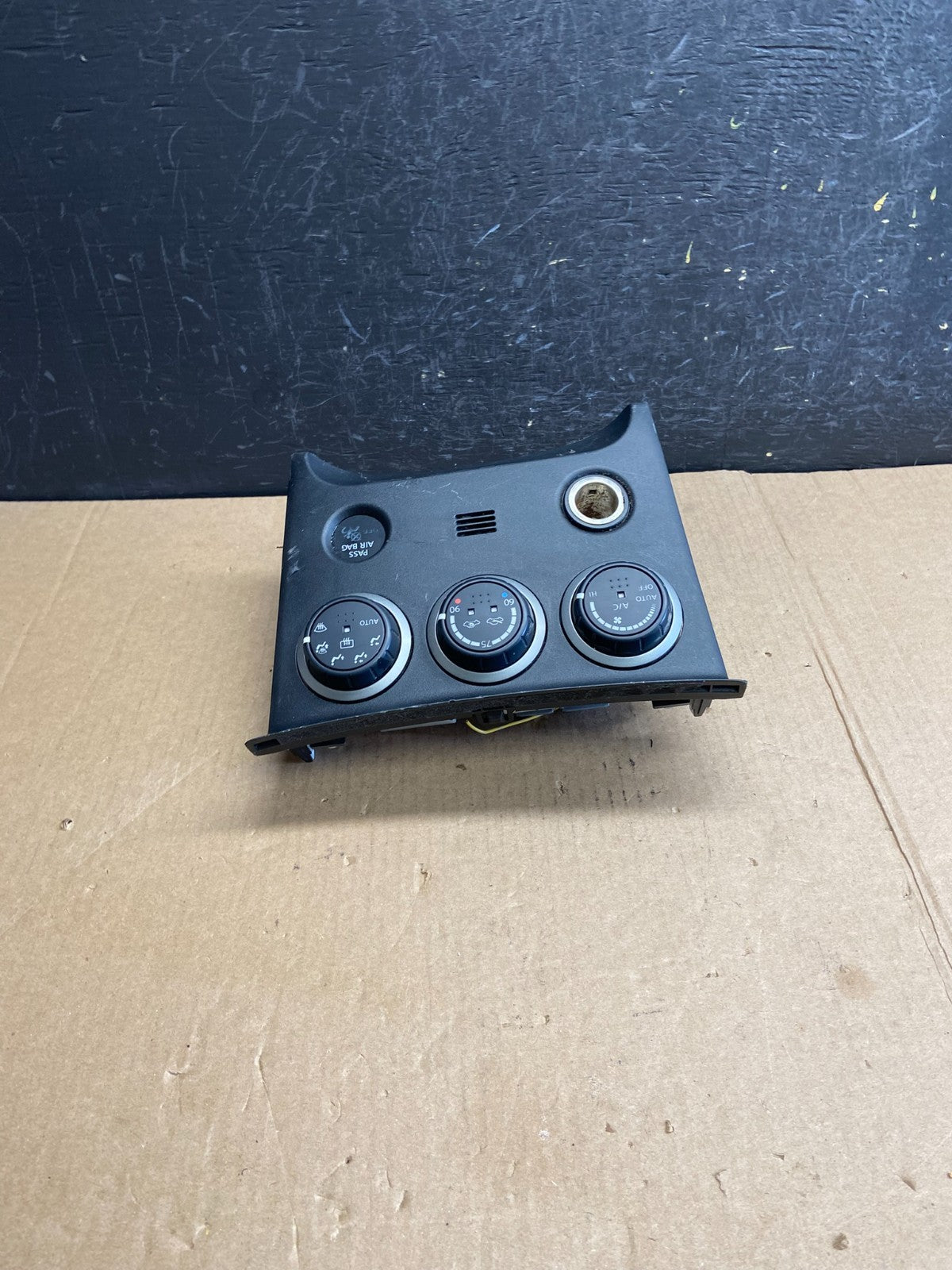 2011 to 2015 Nissan Rogue Heater Temperature AC Climate Control AE4423 DG3
