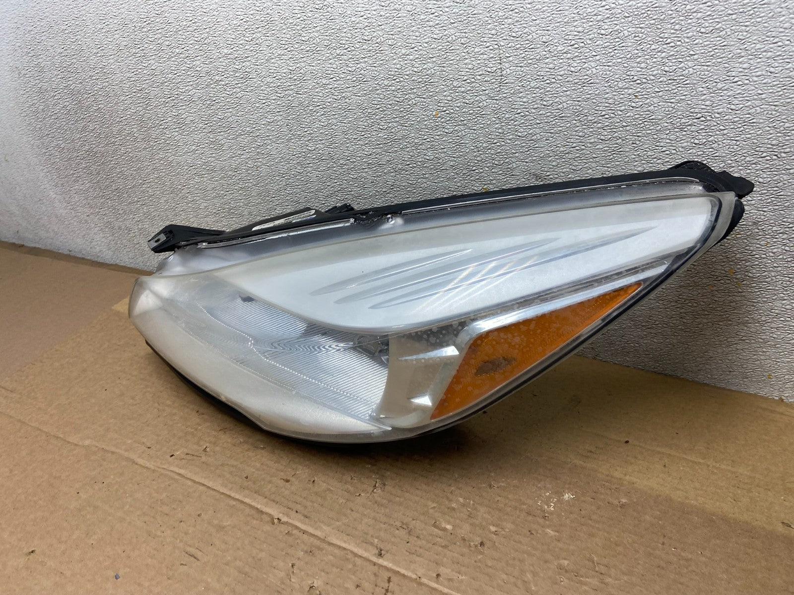 2013 - 2016 Ford Escape Headlight Left Driver Lh Side Halogen TYC AB5136 DW1