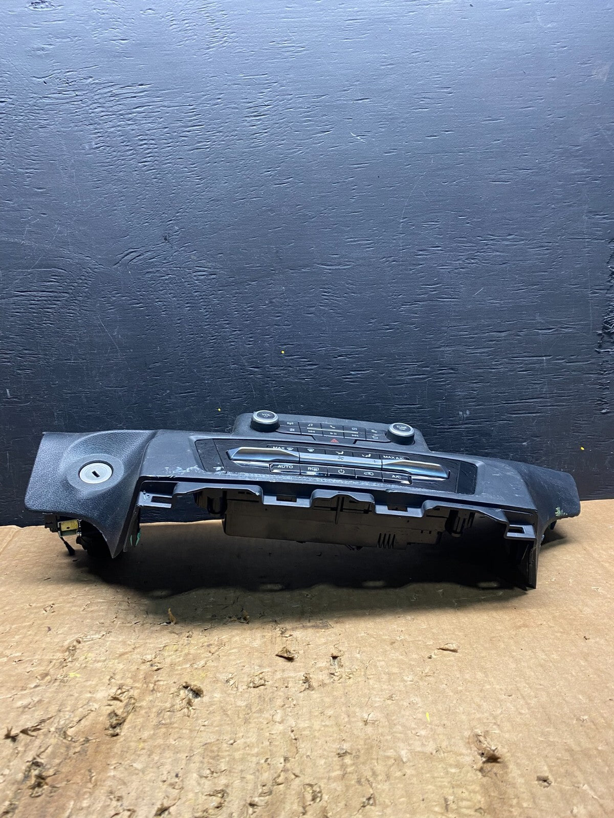 2020 to 2023 Ford Explorer Radio Climate Control Panel Trim G4022 DG14