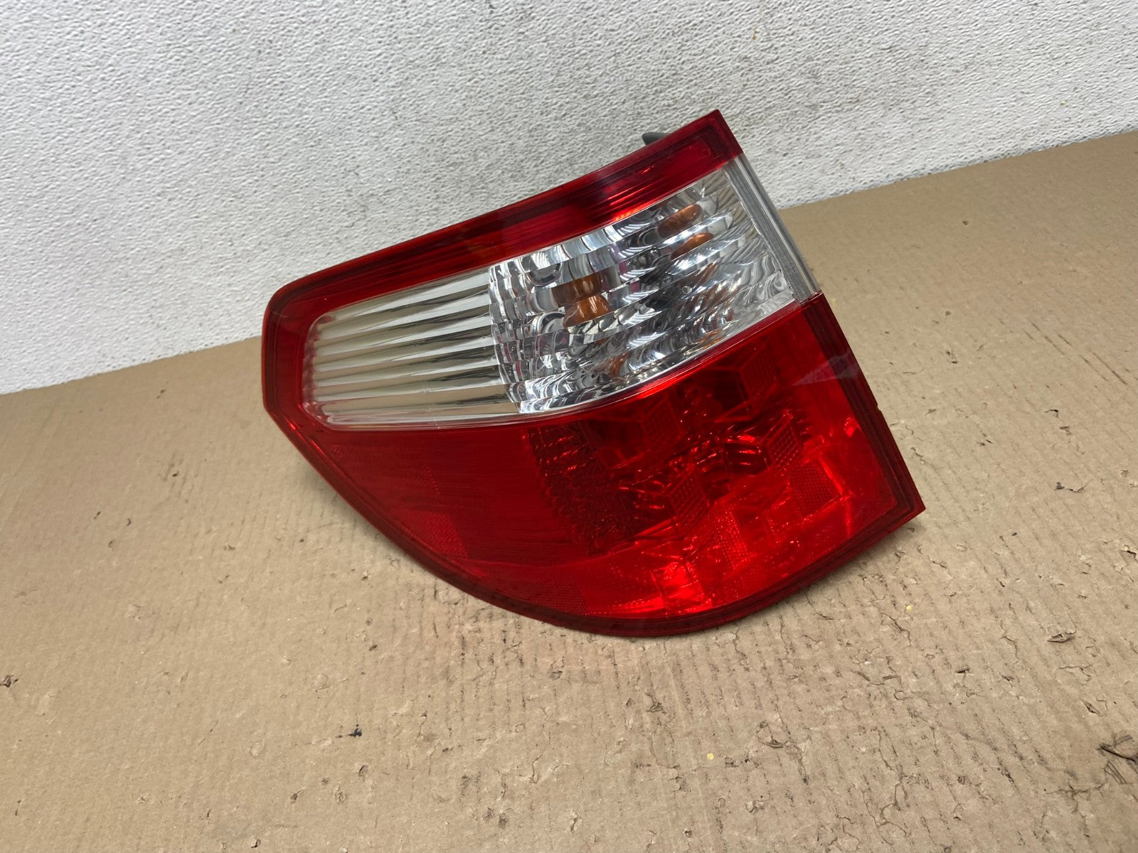 2005 2006 2007 Honda Odyssey Left Driver LH Side Tail Light AE2892 LK0