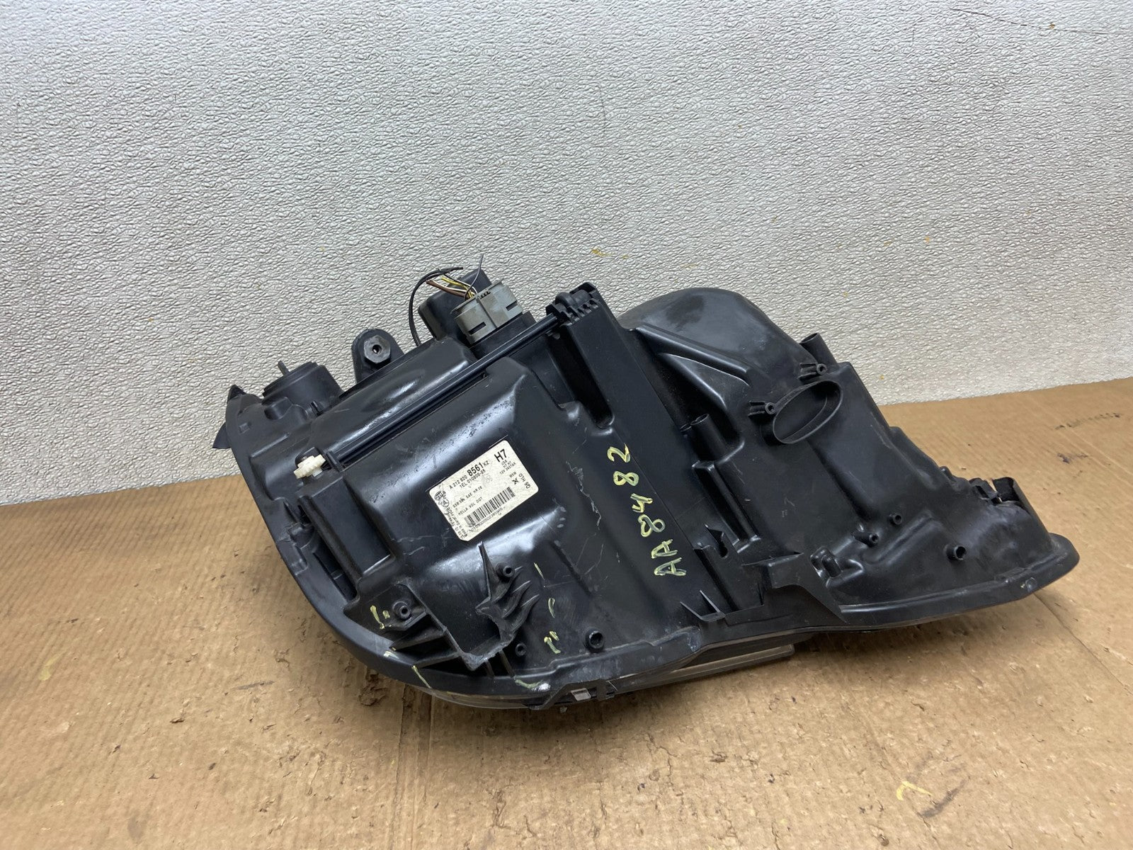 2010-2013 Mercedes E Class E350 E550 Left Driver LH Halogen Headlight AA8482 DW7