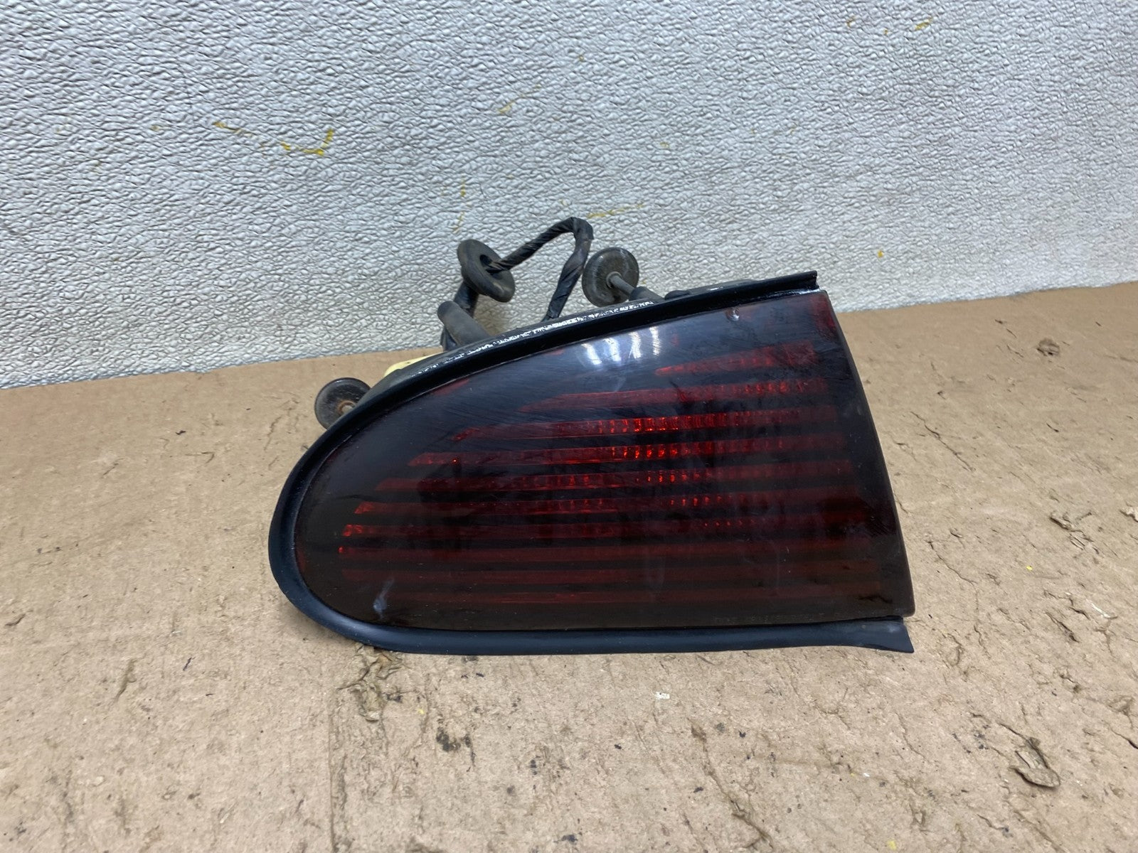 1995 to 2000 Oldsmobile Aurora Left Driver LH Side Tail Light W3579 DG0
