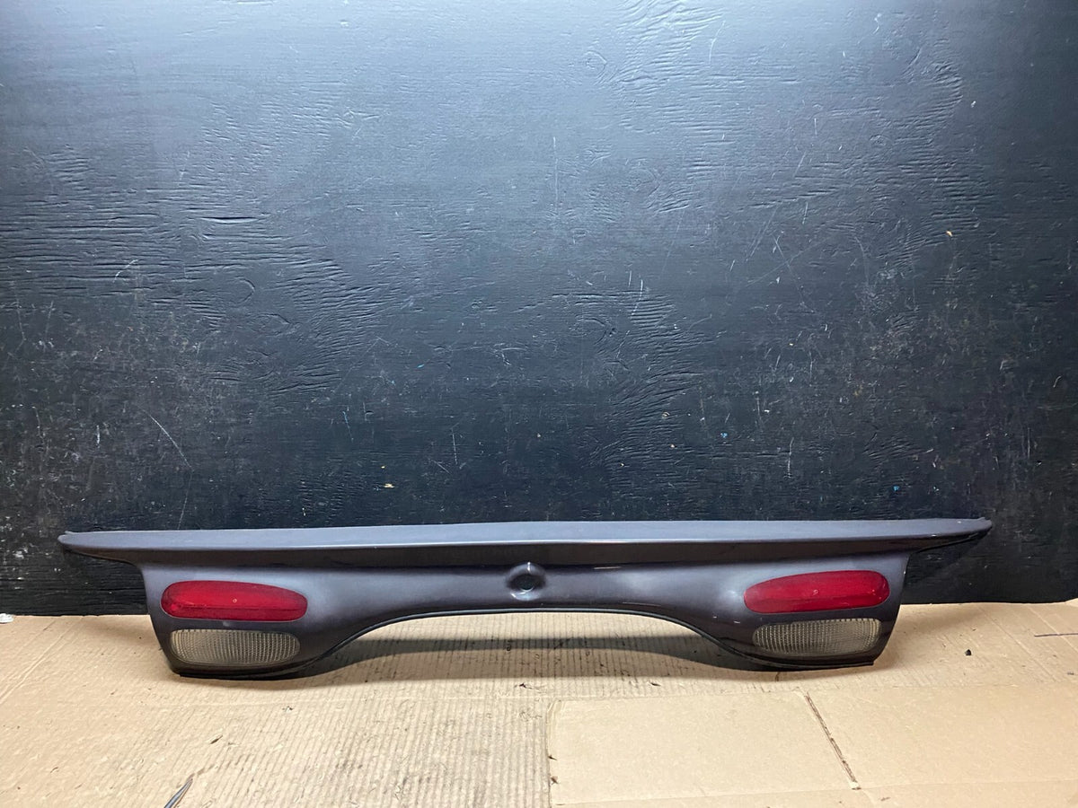2000 to 2002 Ford Taurus Trunk Rear Center Lid Tail Light Panel u6402 DG0