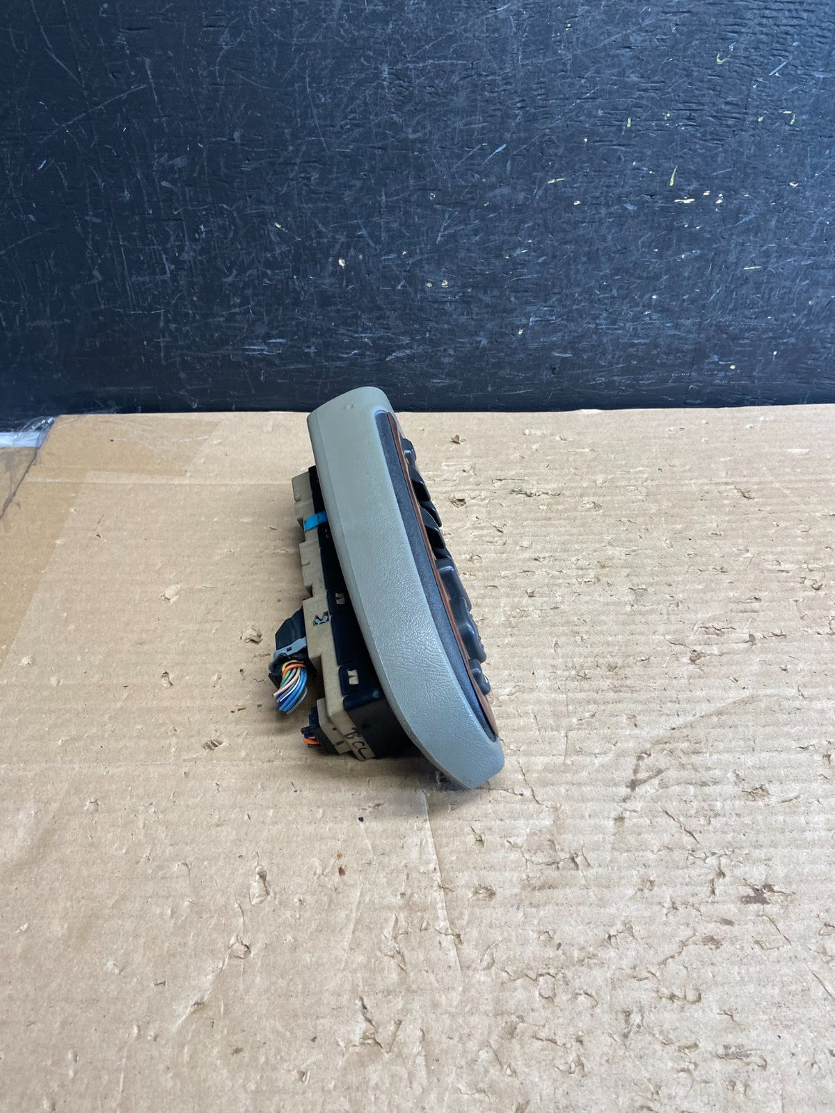 2003-2006 Chevrolet Silverado Left Driver Side Master Window Switch AG8568 DG2