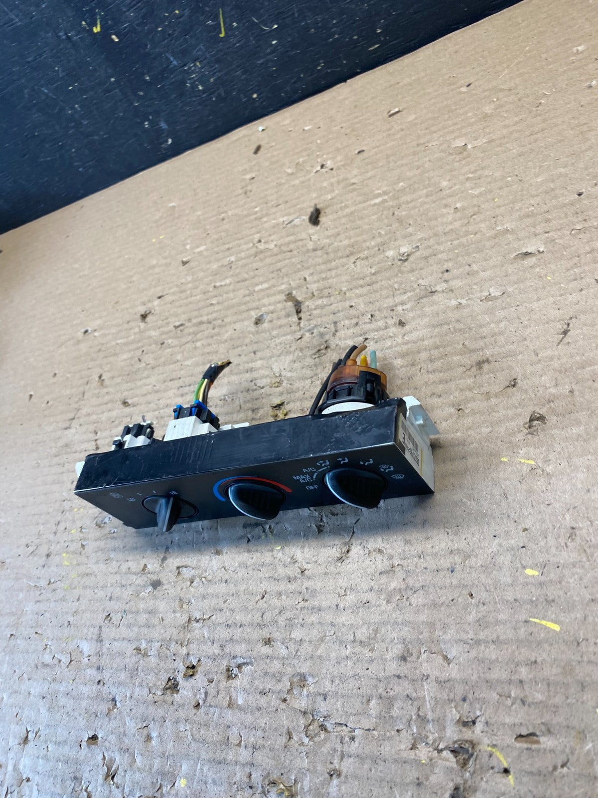 2001 - 2007 GMC Chevrolet Express 1500 Climate Control A/C S3120 DG2