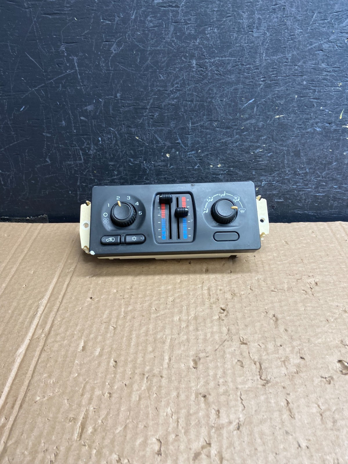 2003 to 2006 Chevrolet Silverado HVAC Heater Climate Control Module AF6450 DW0