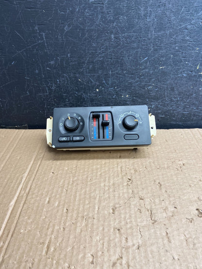 2003 to 2006 Chevrolet Silverado HVAC Heater Climate Control Module AF6450 DW0