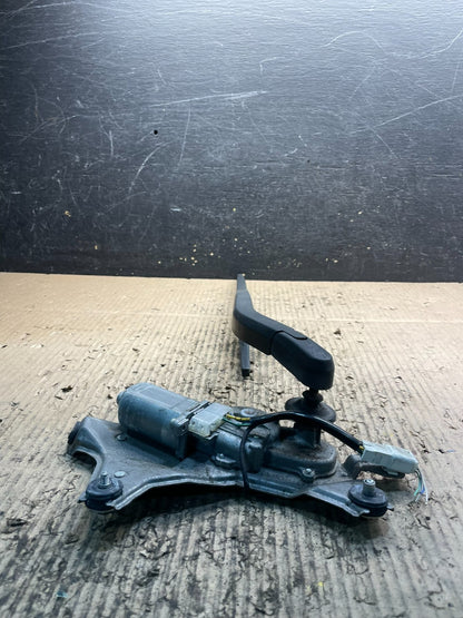 2004 to 2009 Toyota Prius Rear Wiper Windshield Motor U8173 DG4