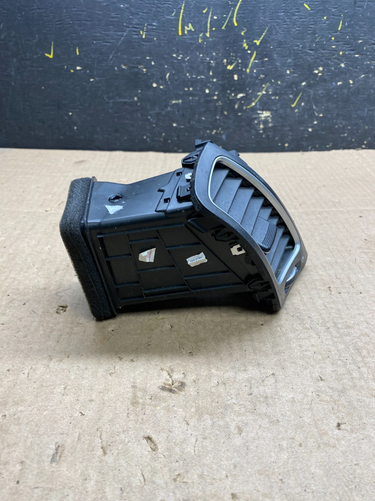2014 2015  Kia Sorento Front Dash Left Driver LH Side A/C Air Vent z0181 DG2
