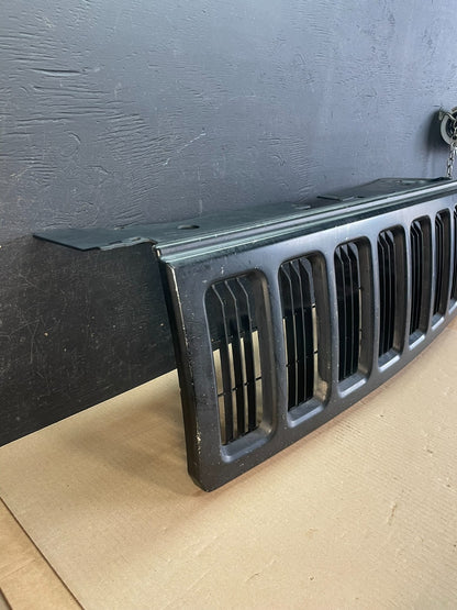 2006 to 2010 Jeep Commander Front Upper Grill Grille AE3435 DG2