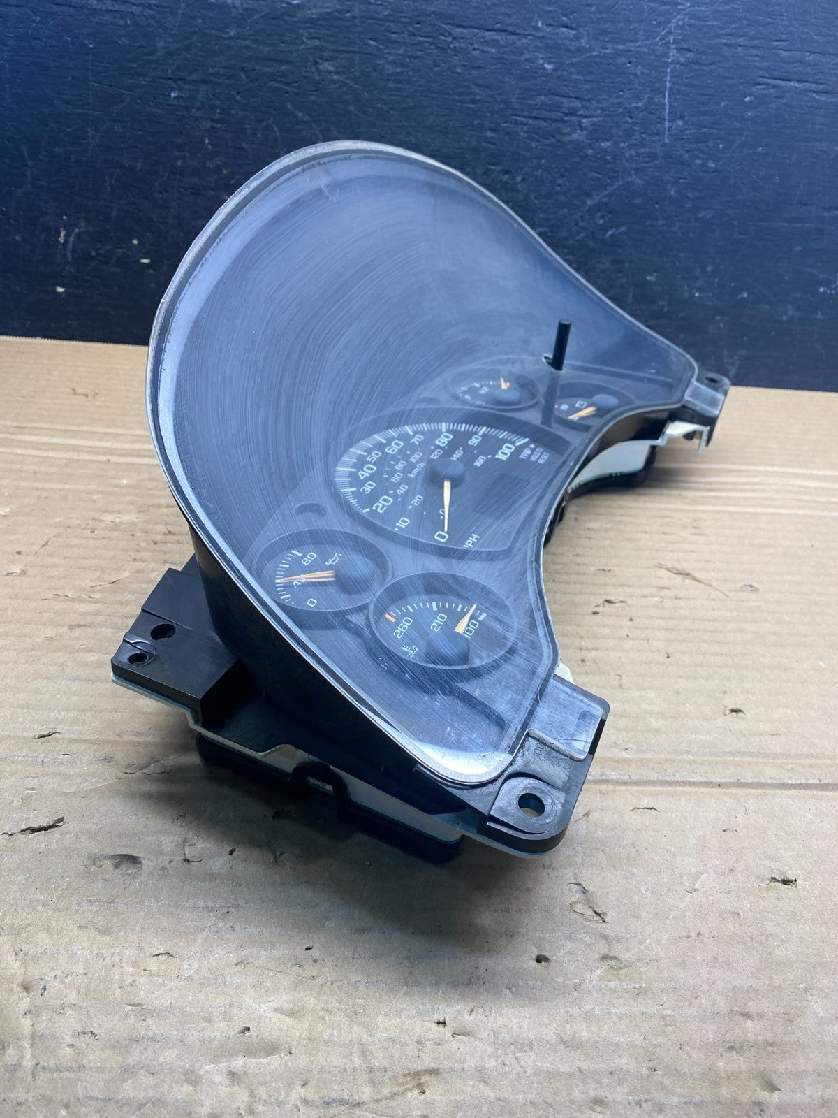 2003 to 2007 Chevrolet Express Speedometer Cluster Gauge 25755008 AE4778 DG1