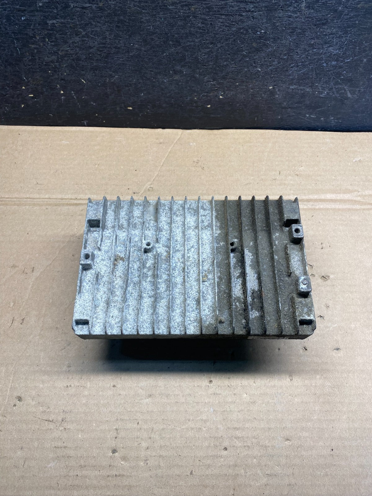 2005 Chrysler Pacifica Engine Control Module ECM p04748352ag AH9885 DW1