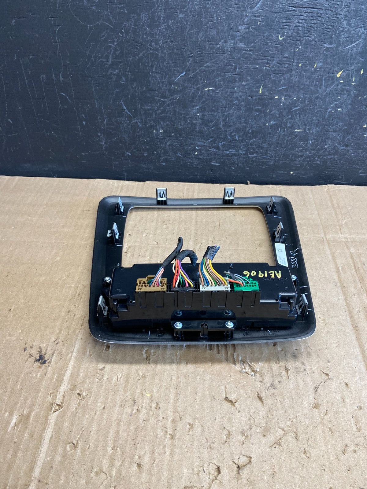 2013 - 2016 GMC Acadia A/C Heater Climate Control Radio Panel Bezel OE AE1906 DG3