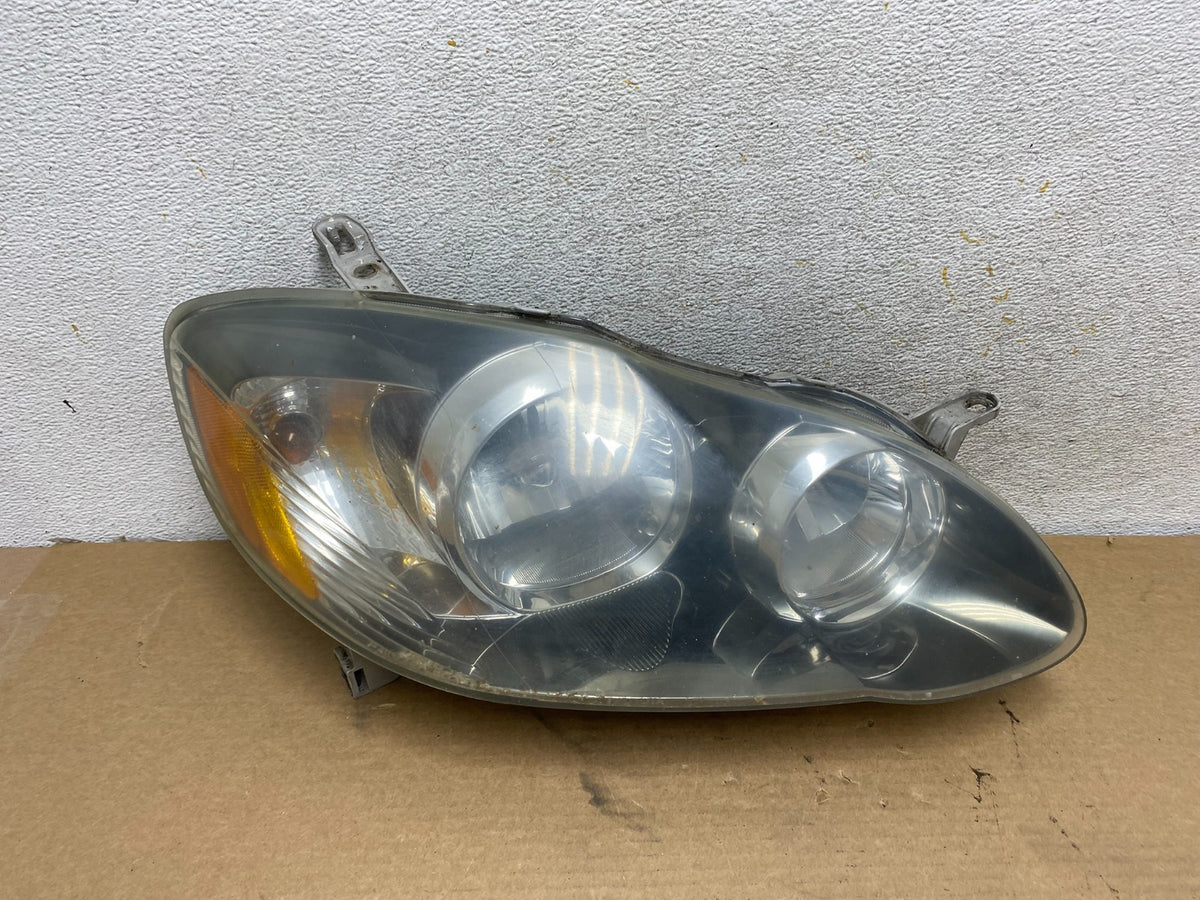 2005 to 2008 Toyota Corolla Right Passenger RH side Headlight AH4167 DW0