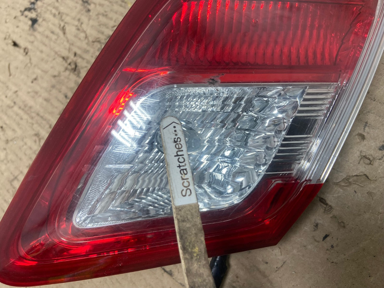 2010 - 2011 Toyota Camry Right Passenger RH Side Inner Tail Light AF7059 LK3