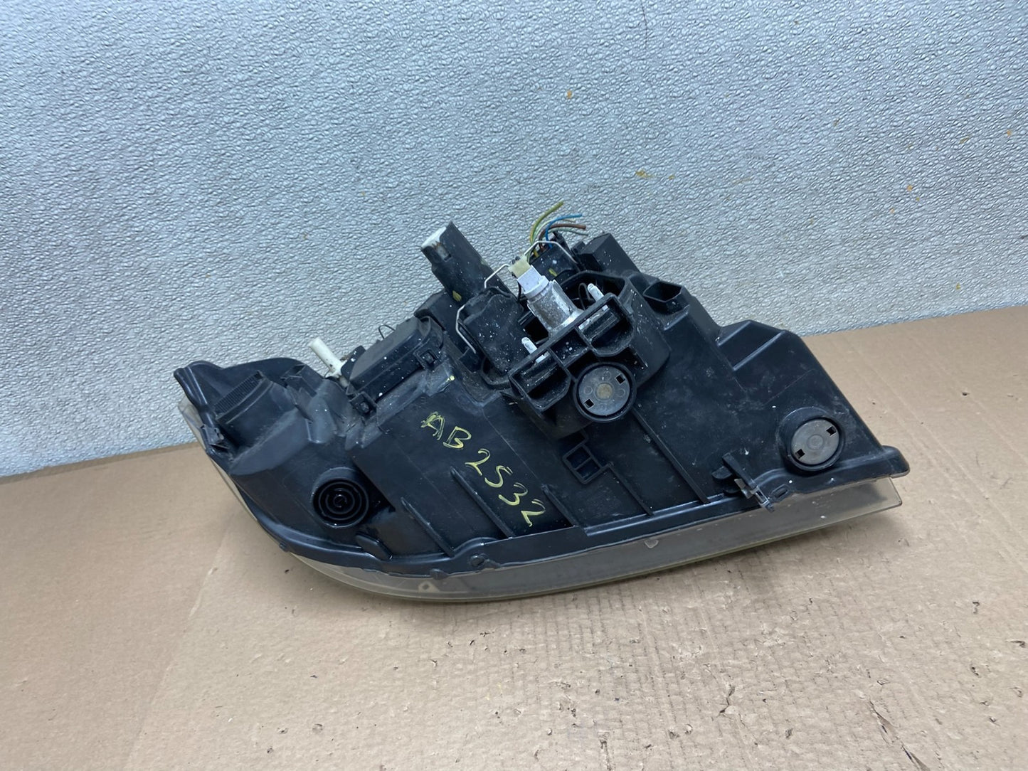 2009-2011 Bmw 3 Series 328i 4/D Sedan Left Driver Headlight Halogen AB2532 DW6