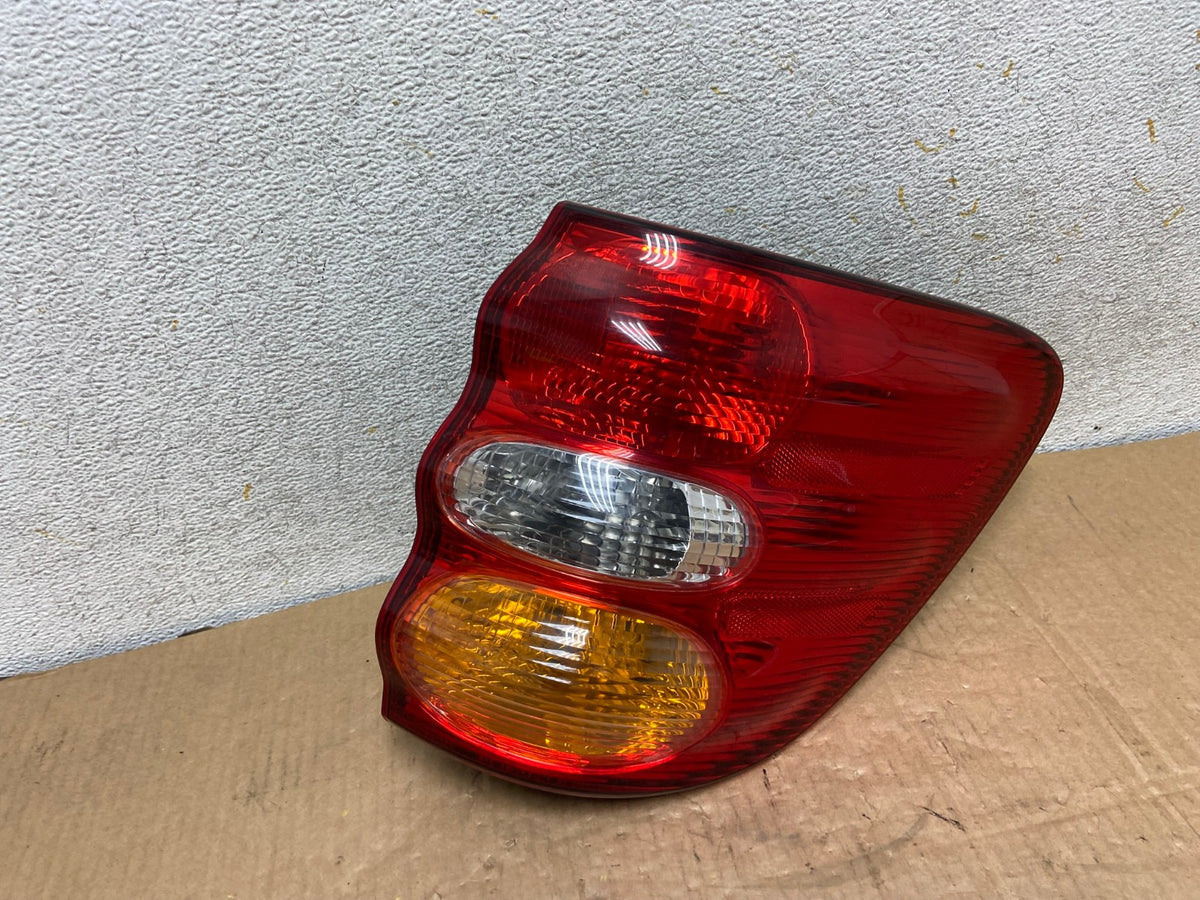 2001 to 2004 Toyota Sequoia Right Passenger Rh Side Tail Light AI7830 LK0