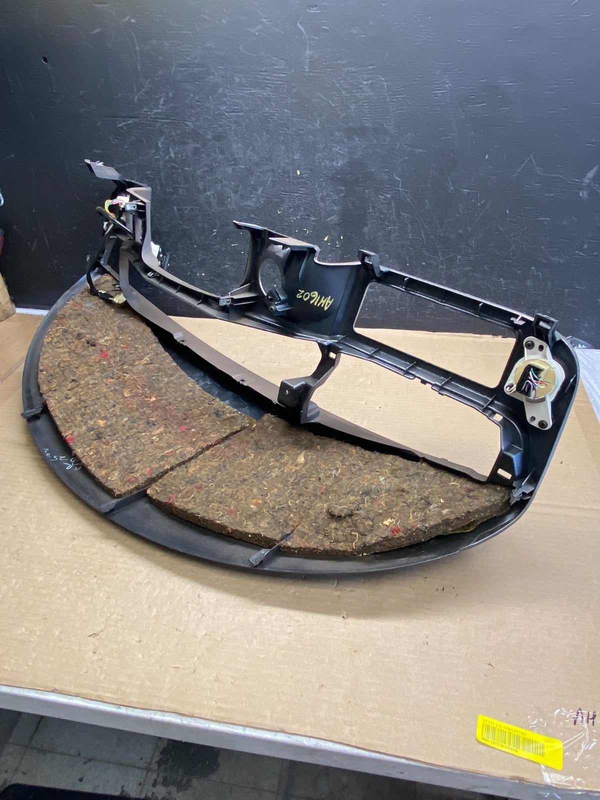 2000 to 2003 Toyota Sienna Speedometer Cluster Air Vent Bezel Trim AH1602 DG2