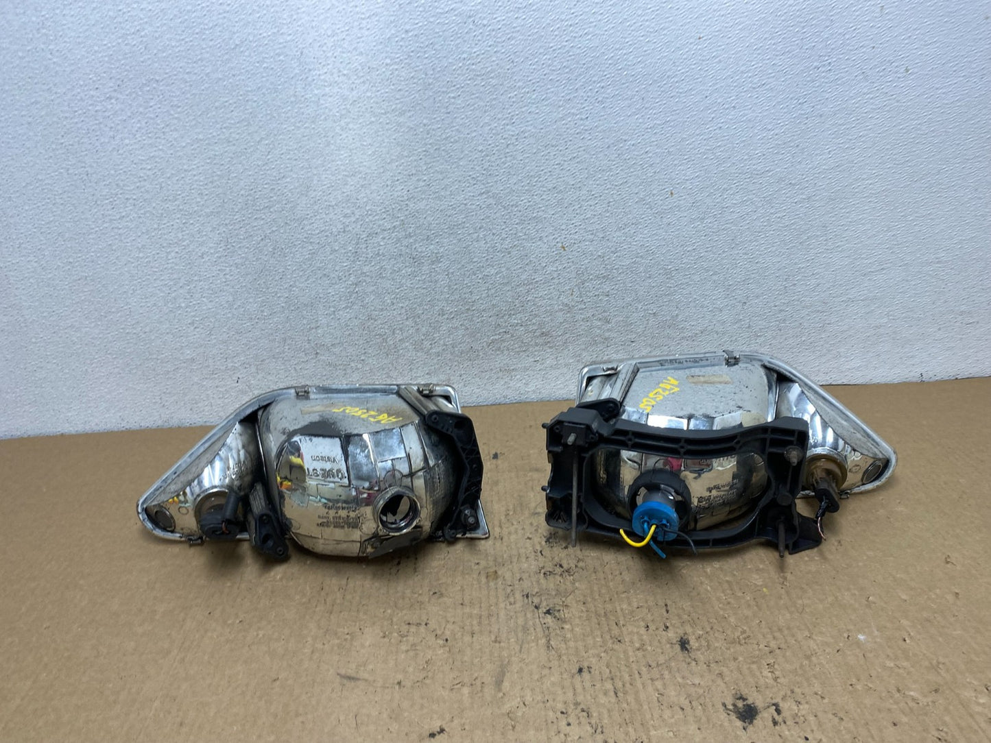 2001 to 2002 Nissan Quest Left+Right Side Halogen Headlights AG2505 DW9
