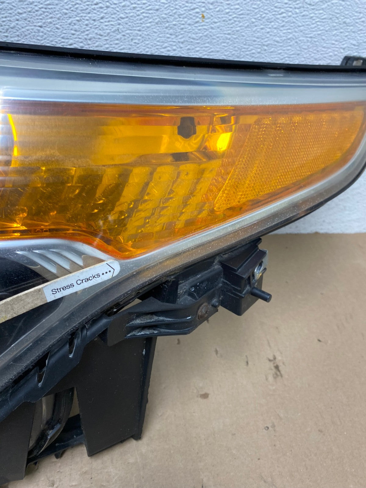 2011 to 2015 Ford Explorer Left Driver LH Halogen Headlight AF3152 LK3
