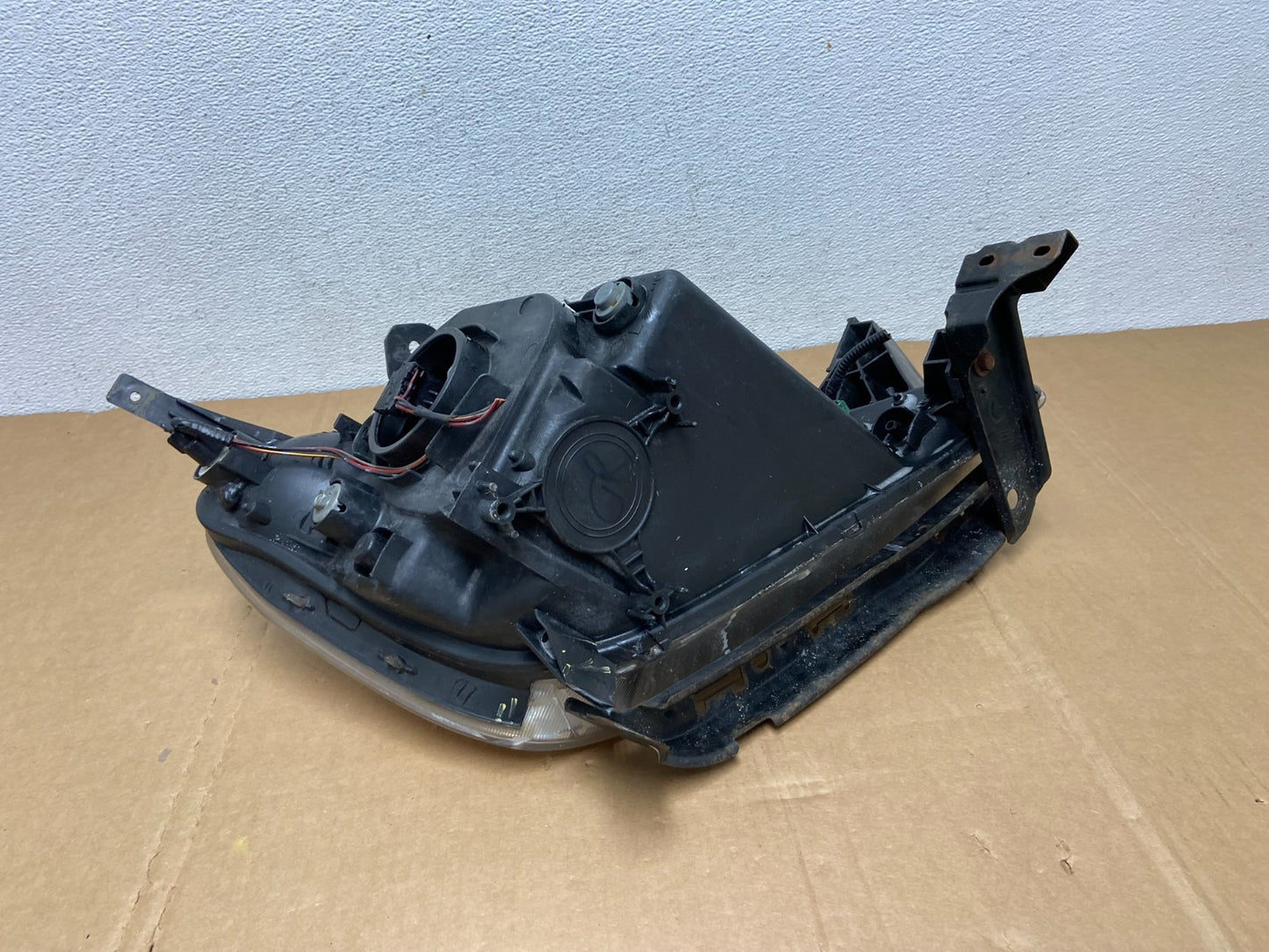 2002 to 2004 Honda Crv Cr-v Left Driver Halogen Headlight AC8374 DW10