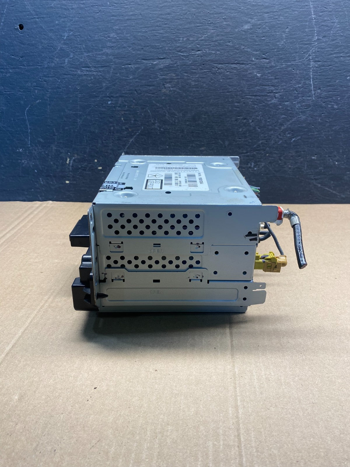 2011 - 2013 Dodge Journey Radio Info Media CD Player Unit ae7504 DG1