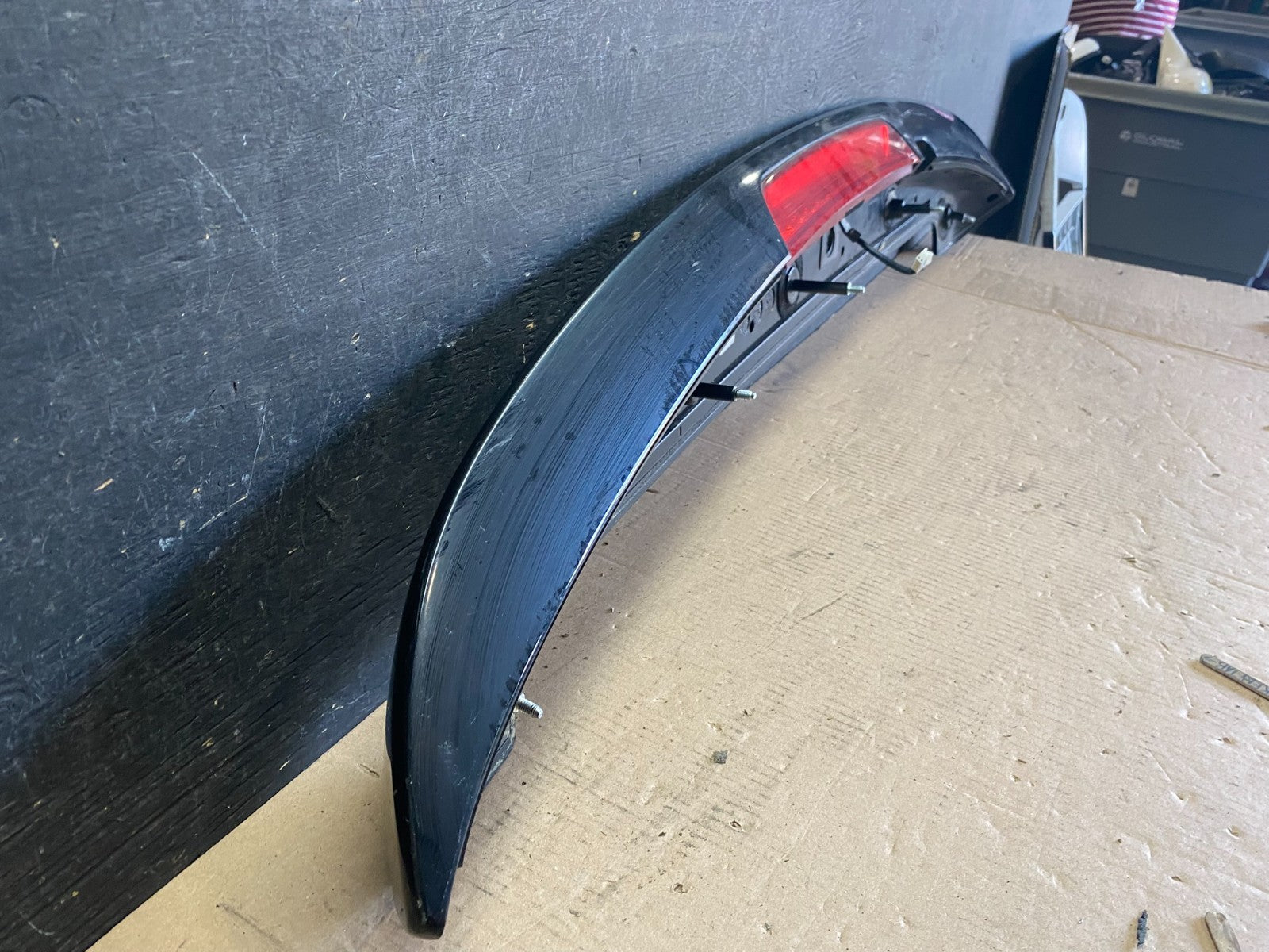 2011 to 2015 Kia Sorento Rear Spoiler Wing Brake Light P5983 DG9