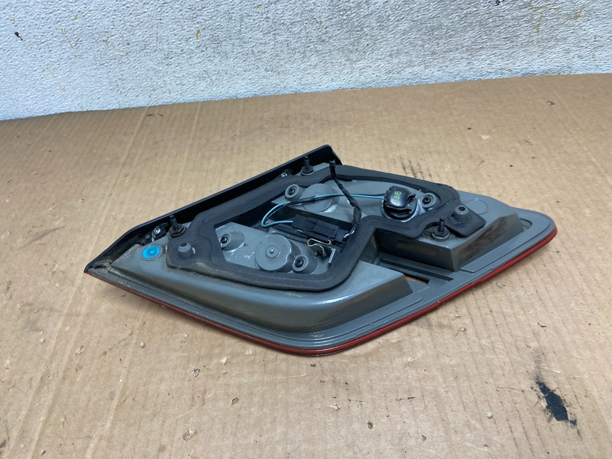 2013 to 2018 Ford Taurus Left Driver Lh Side Tail Light Inner AI8489 LK4