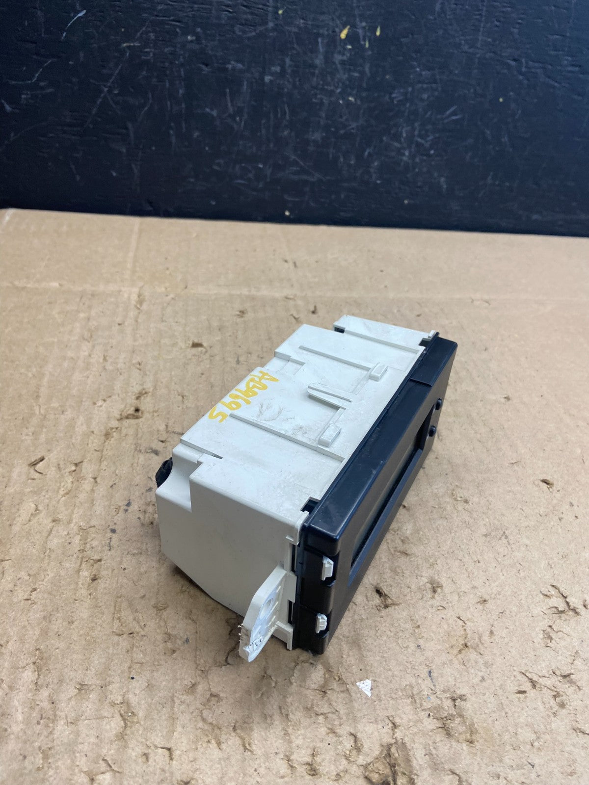 2008 - 2012 Mitsubishi Galant Dash Information Display Screen Clock AB9695 DG1