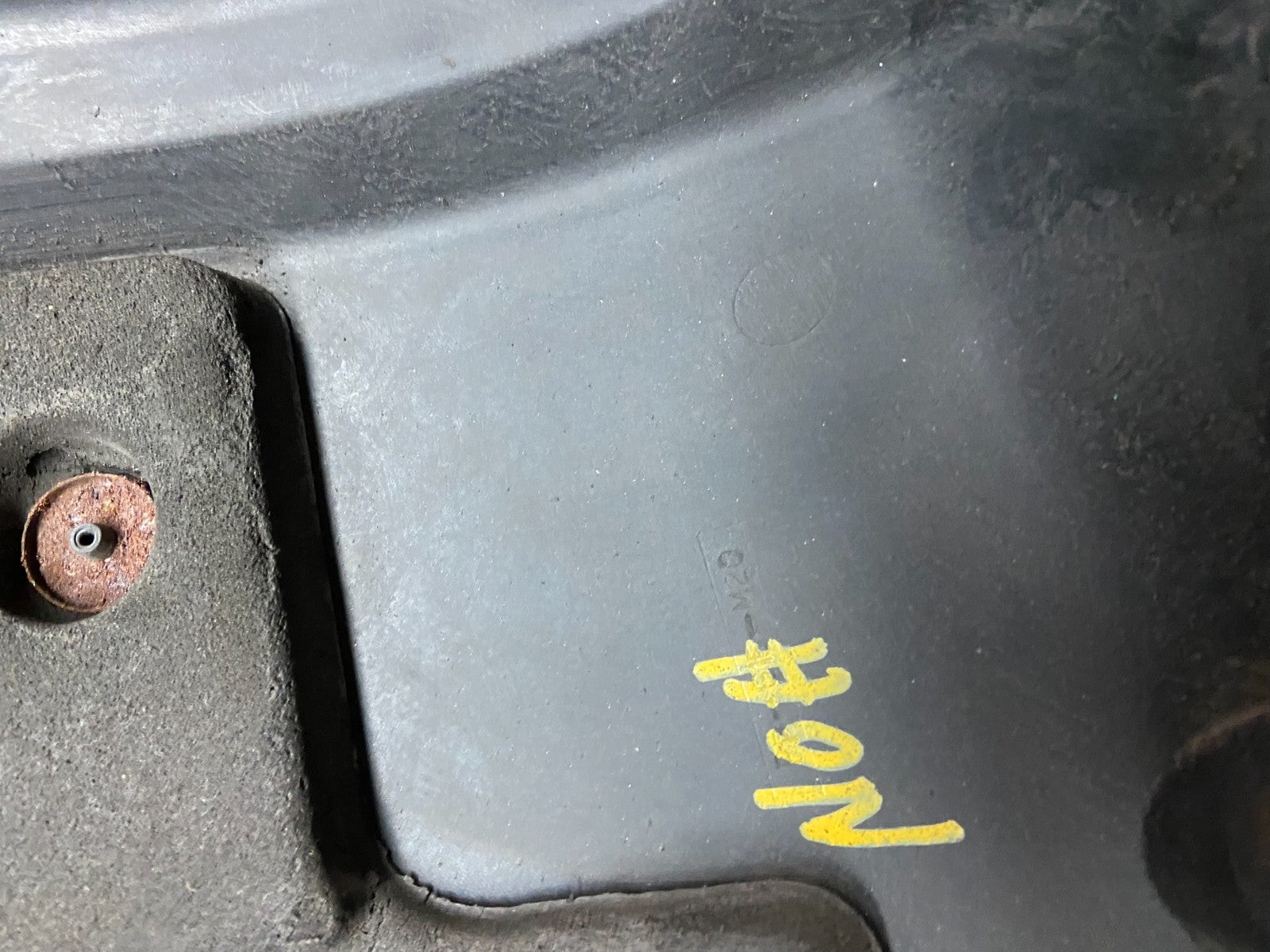 2007 to 2015 Nissan Armada Engine Cover Motor Shield x7658 DG9