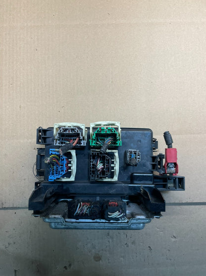 2005  Dodge Charger Magnum  Fuse Box Body Control Module BCM v6721 DG6