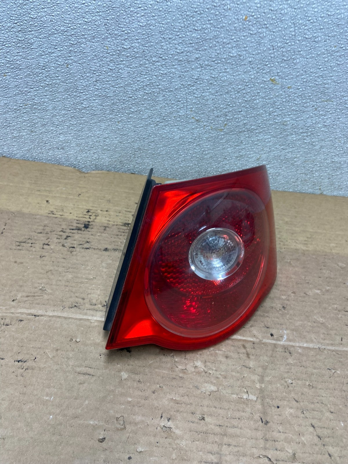 2005 2006 2007 Volkswagen Jetta Right Passenger Rh Side Tail Light AB5295 LK2