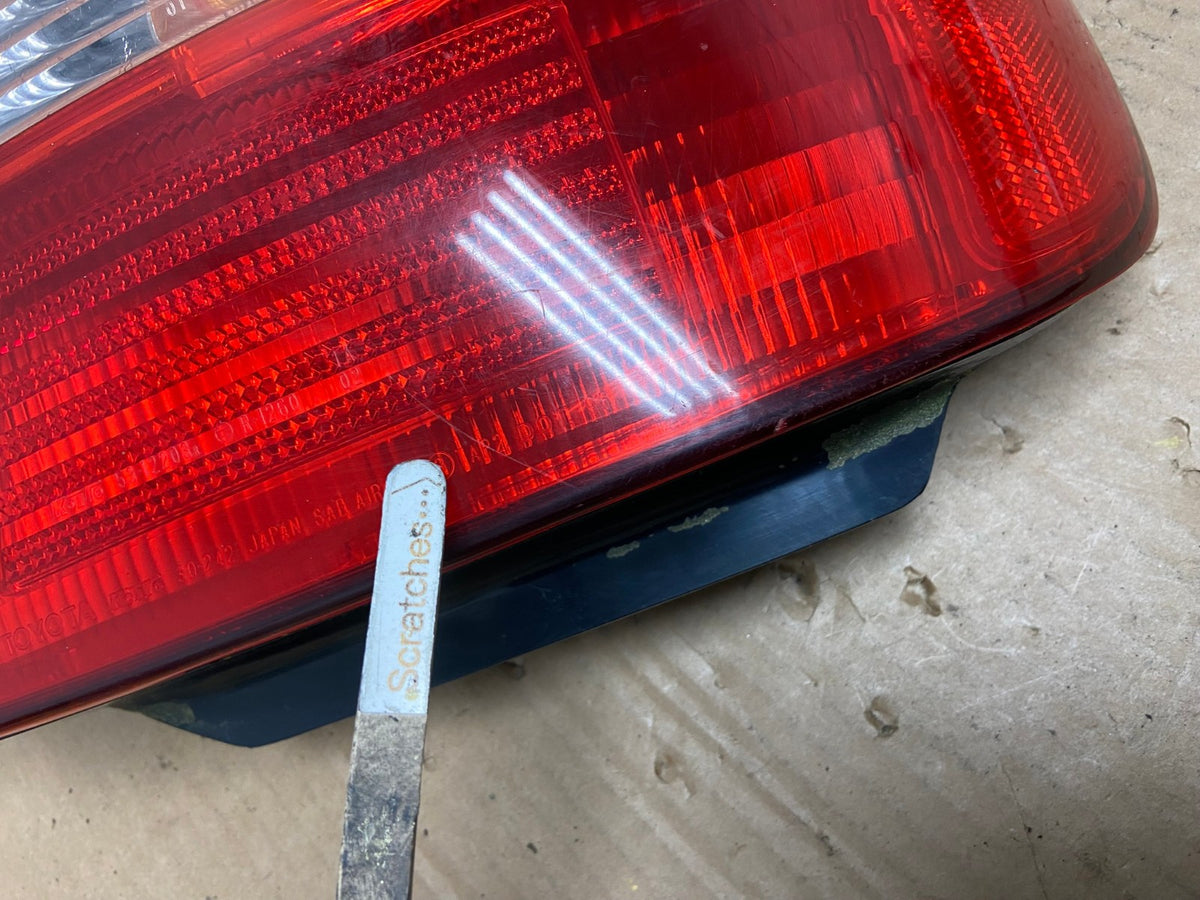2001 - 2005 Lexus Gs300 Gs400 Gs430 Right Passenger Side Tail Light AI56523