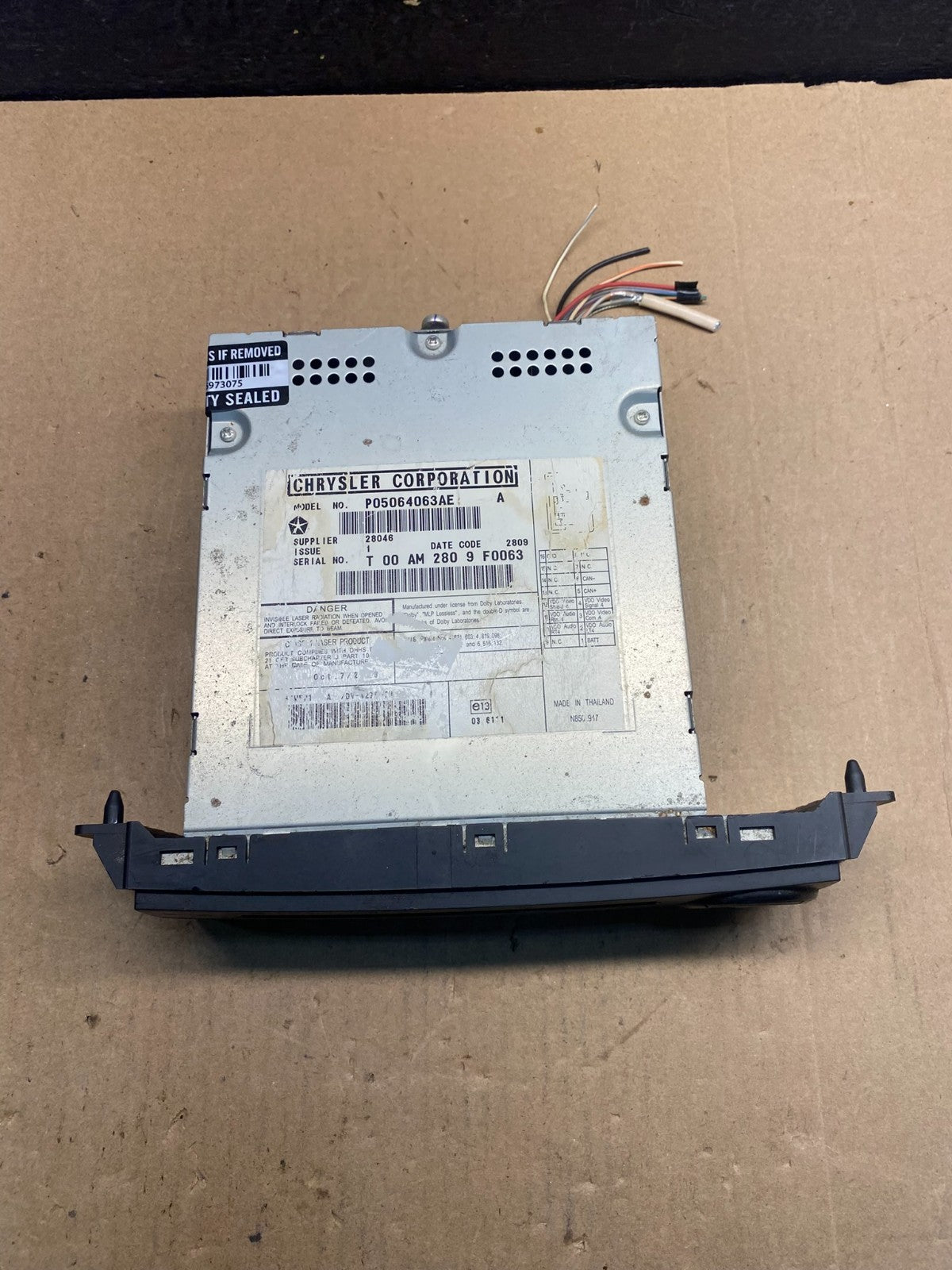 2008 to 2012 Chrysler Town Country DVD Player Receiver AE7456 DW3