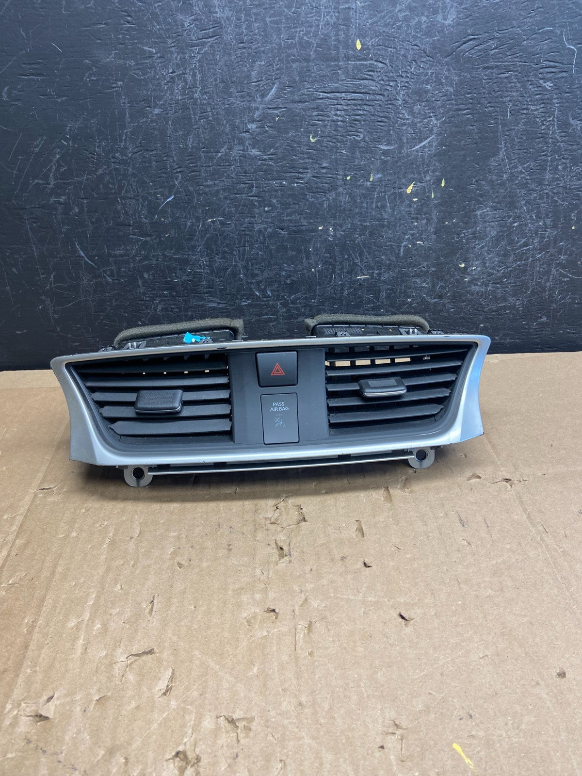 2013 to 2015 Nissan Sentra Air Vents Top Dash Center W/Hazzard Switch ad2035 DG0