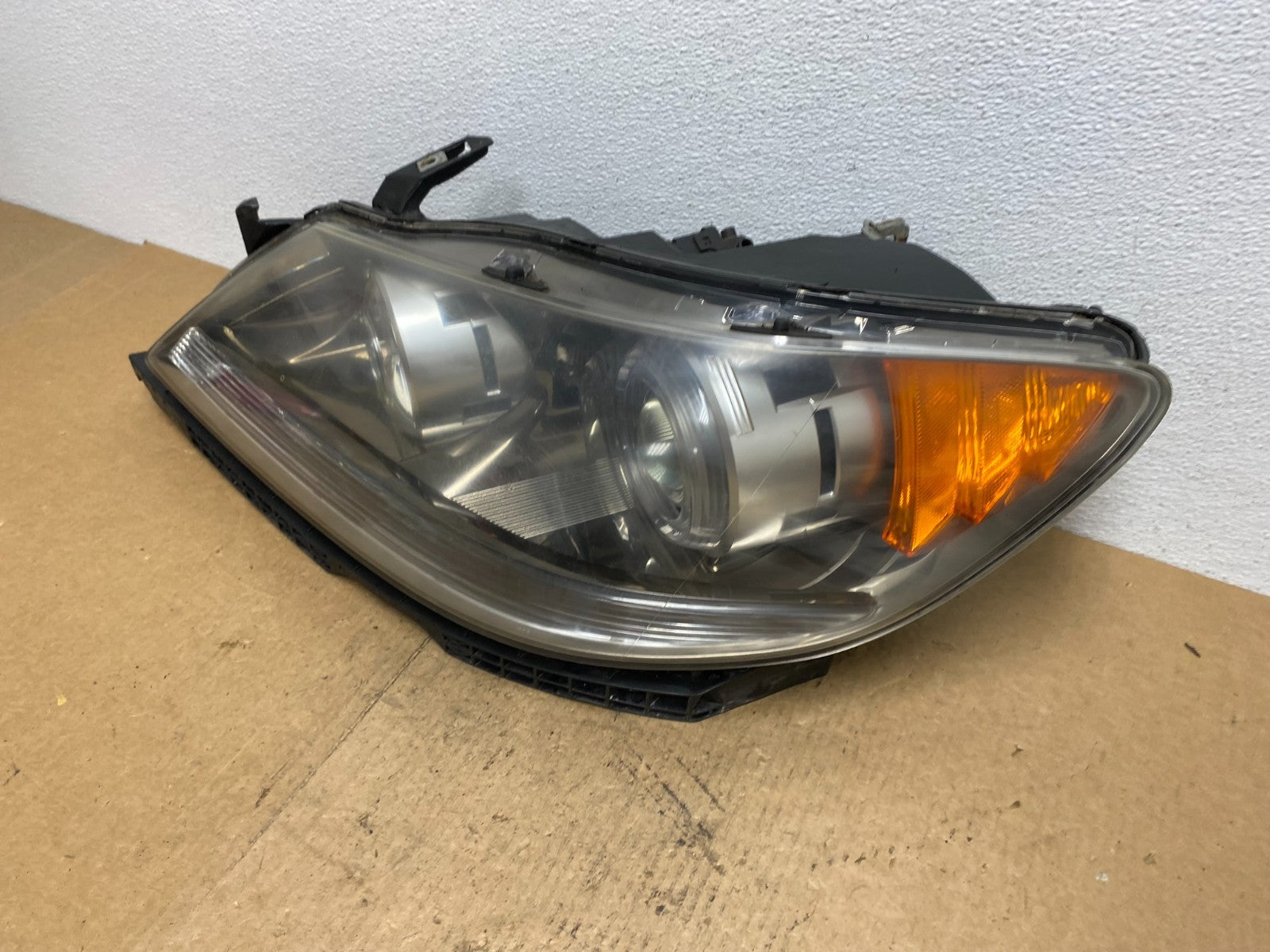 2005 to 2008 Acura RL Left Driver LH Side XENON HID Headlight OEM AC3249 DW1