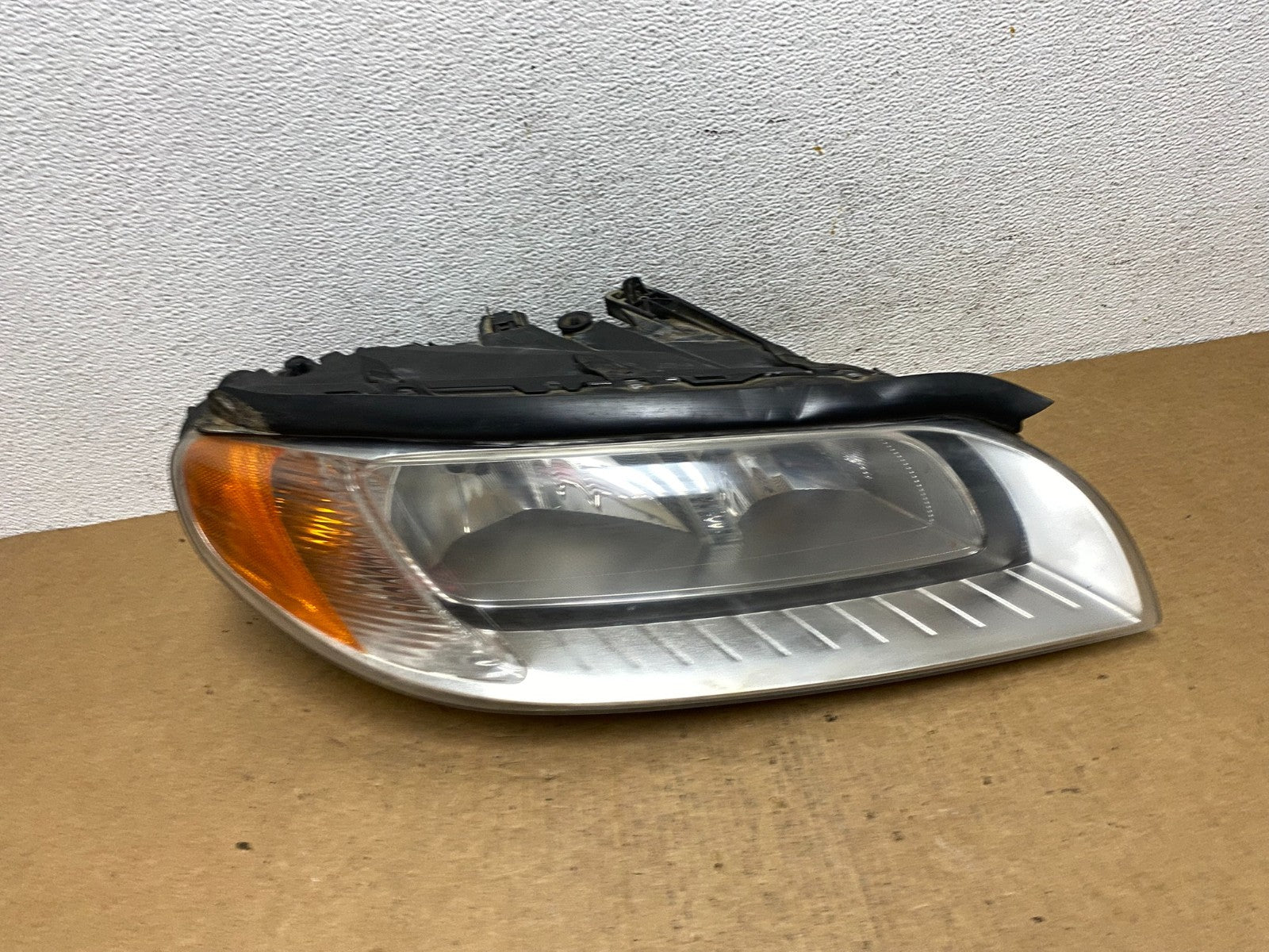2008 to 2013 Volvo XC70 V70 S80 Right Passenger Side Halogen Headlight AD4603 DW0