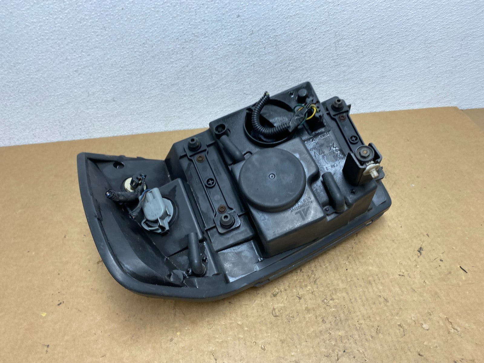 2002 to 2009 Gmc Envoy Right Passenger RH Side Headlight Halogen AC3407 DW5