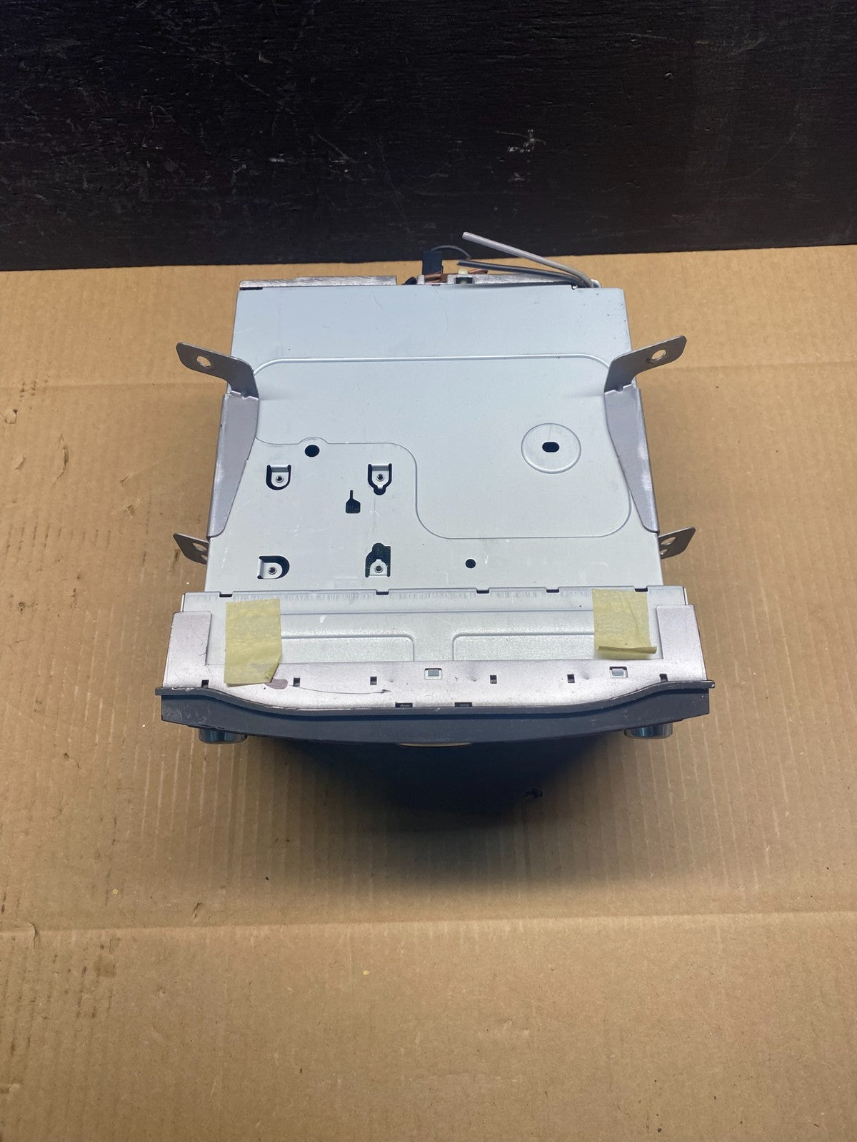 2010 to 2012 Subaru Legacy AM FM CD MP3 Radio Player ad1482 DG4