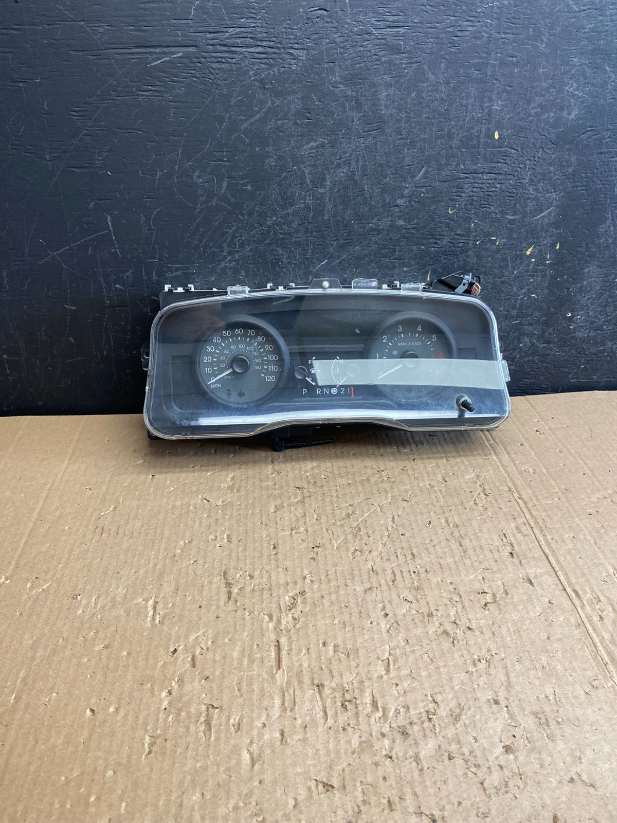 2006 to 2011 Lincoln Town Car Speedometer Gauge Cluster AE4205 DG0