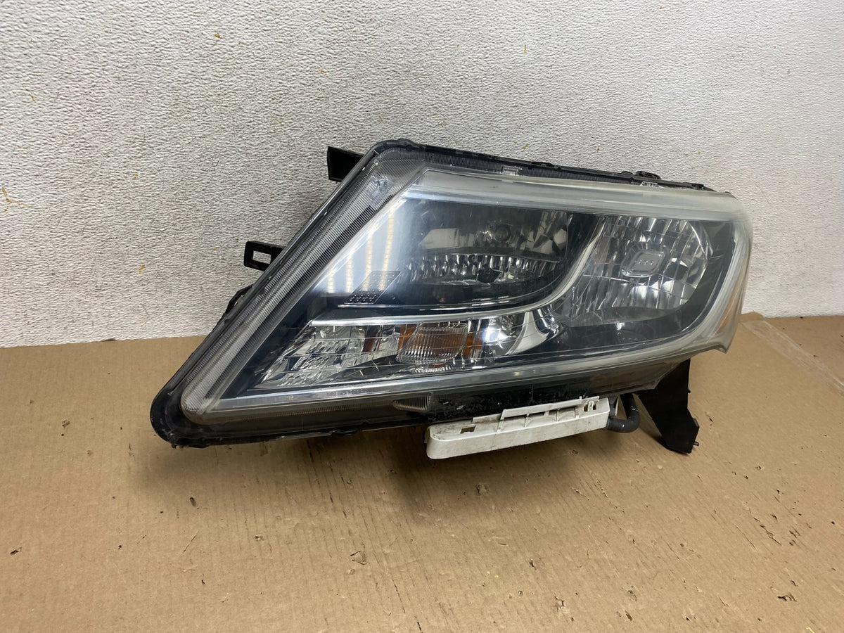 2013 - 2016 Nissan Pathfinder Left Driver LH Side Headlight Halogen AH58171