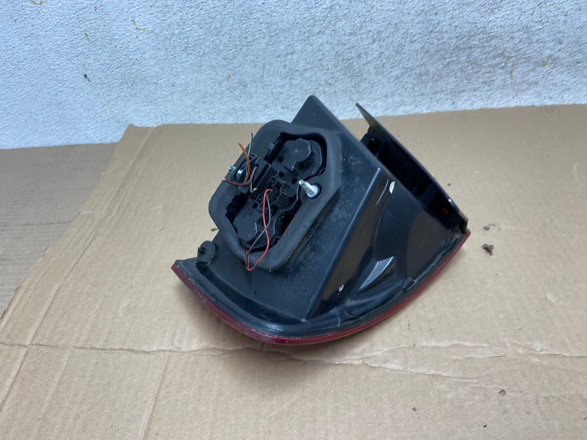 2008 2009 2010 Volkswagen Jetta Left LH Side Tail Light AI1160 LK4