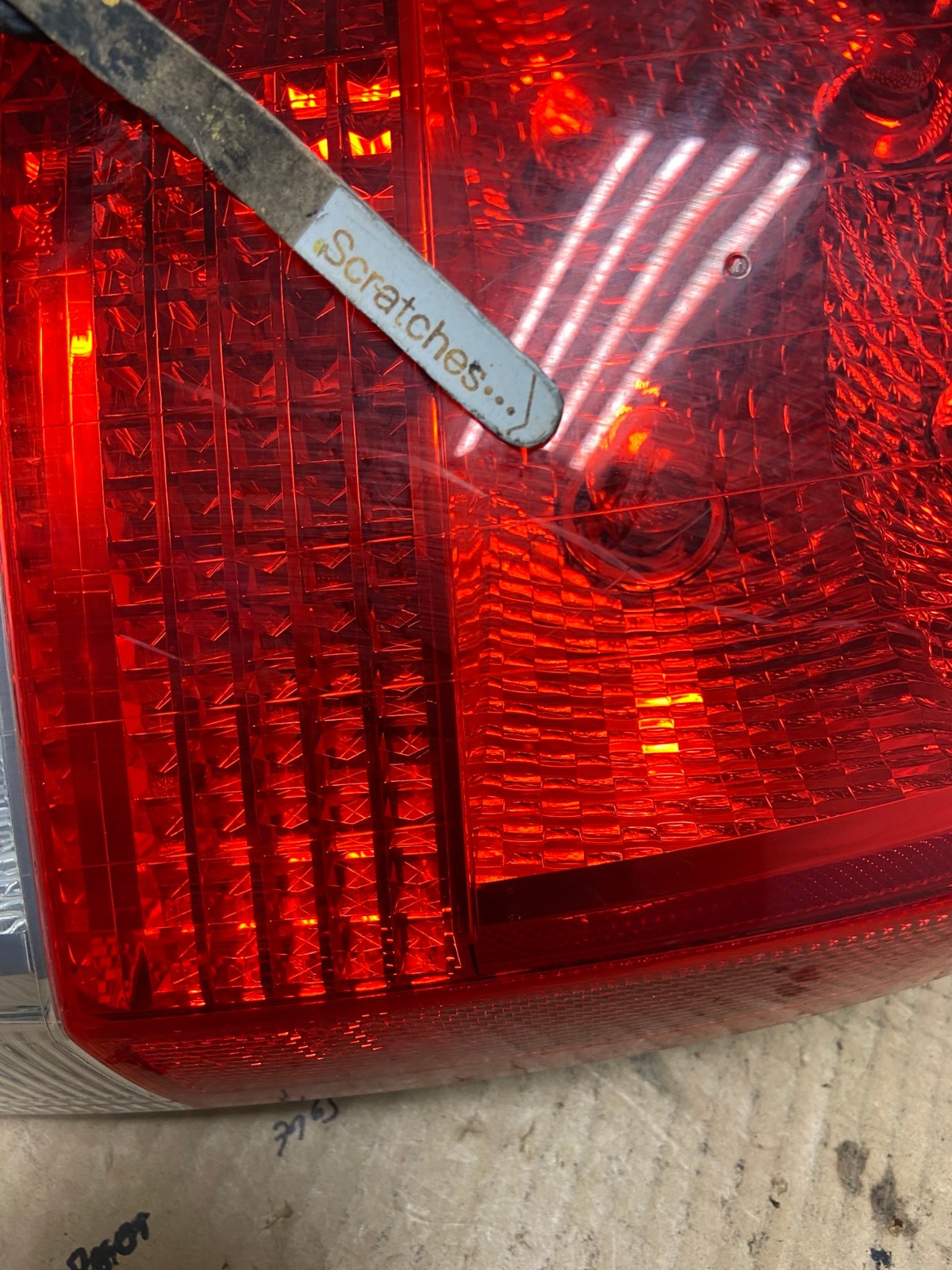 2005 to 2007 Volvo Xc70 V70 Right Passenger RH Tail Light AI8026 LK3