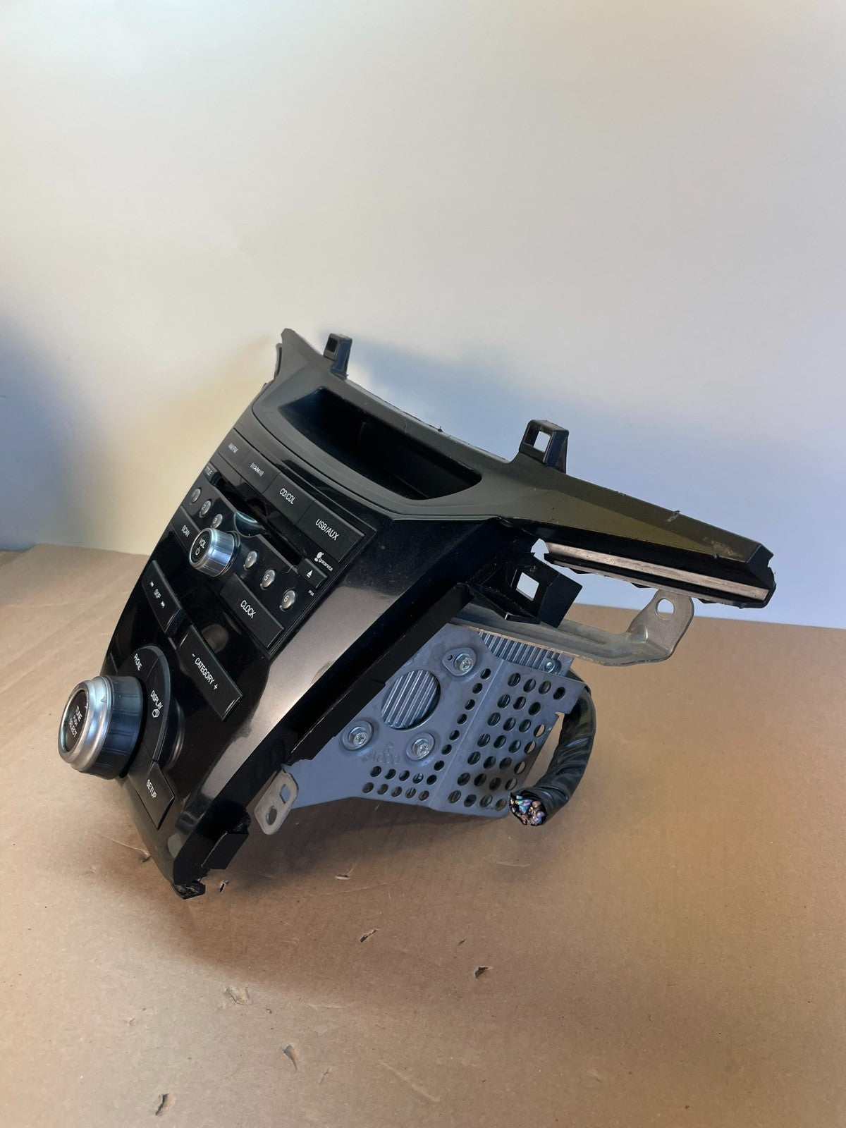 2011 to 2013 Honda Odyssey Radio AM/FM Control Panel AG2983 DG2