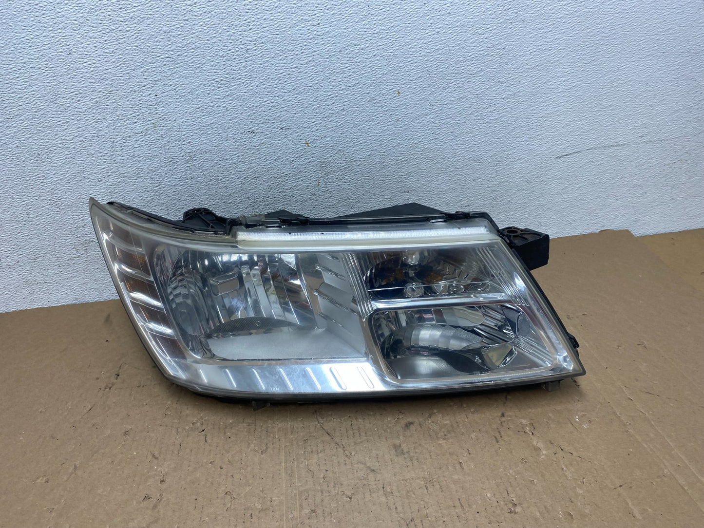2009 to 2017 Dodge Journey Headlight Right Passenger Rh Halogen AD8067 DW0